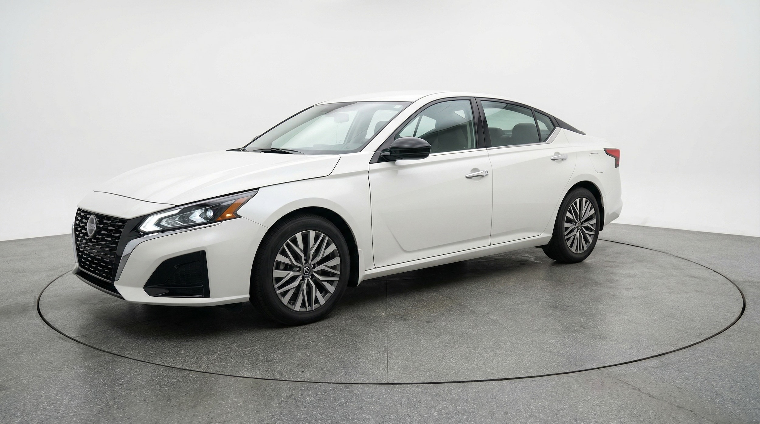 Thumbnail: 2025 Nissan Altima - 3