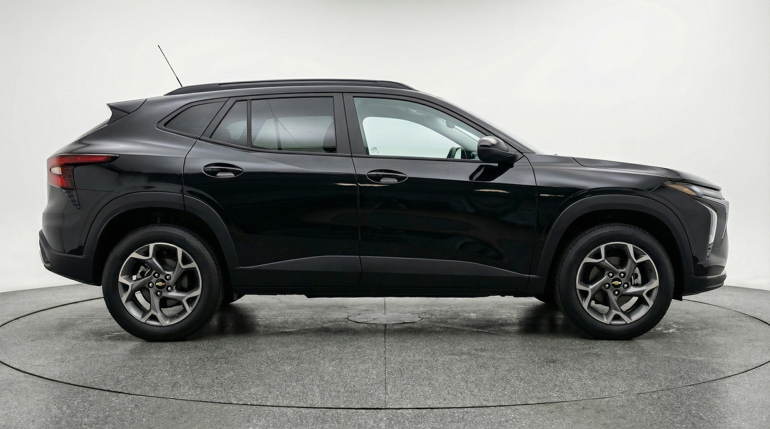 Thumbnail: 2025 Chevrolet Trax - 8