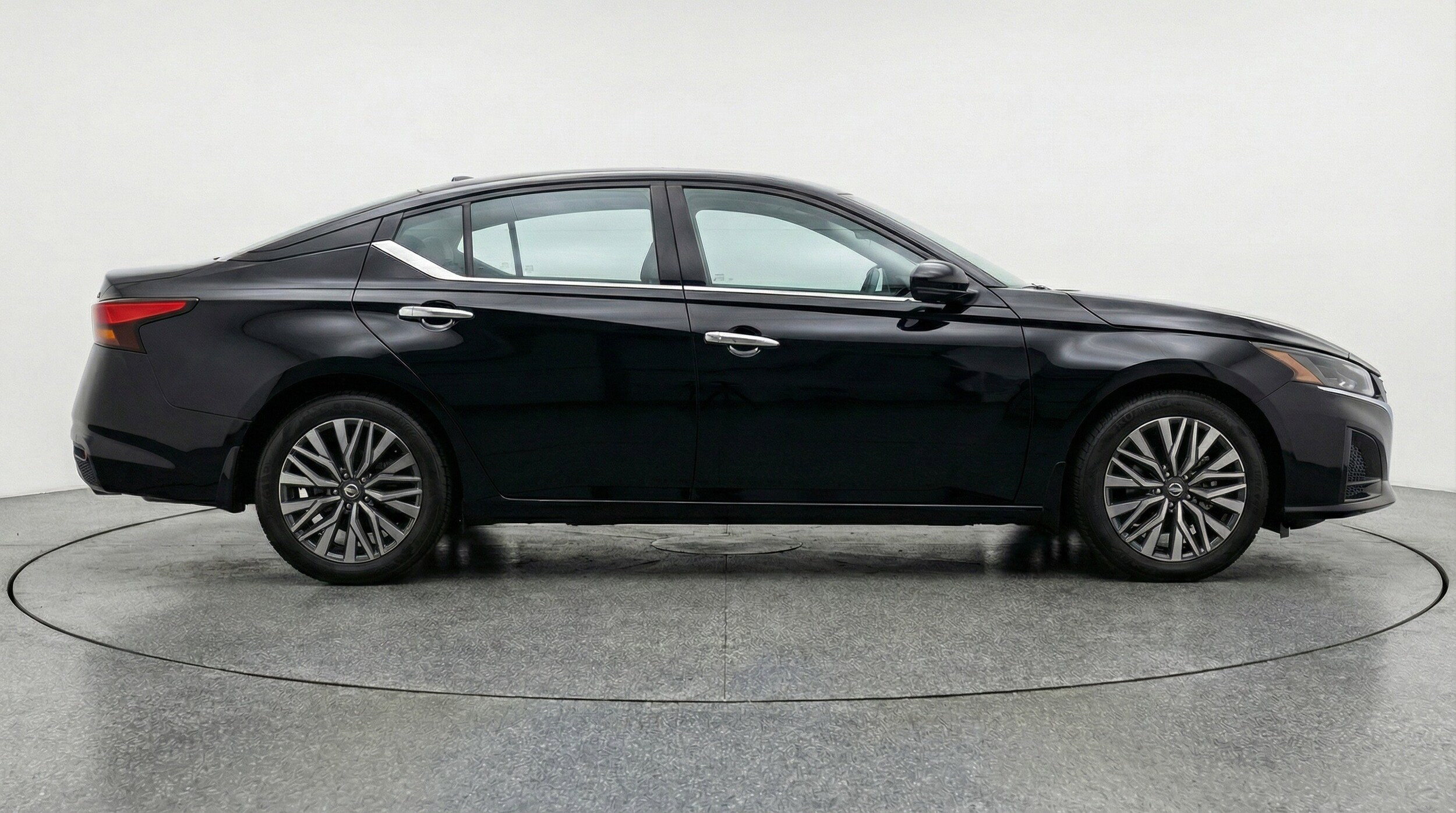 Thumbnail: 2025 Nissan Altima - 11