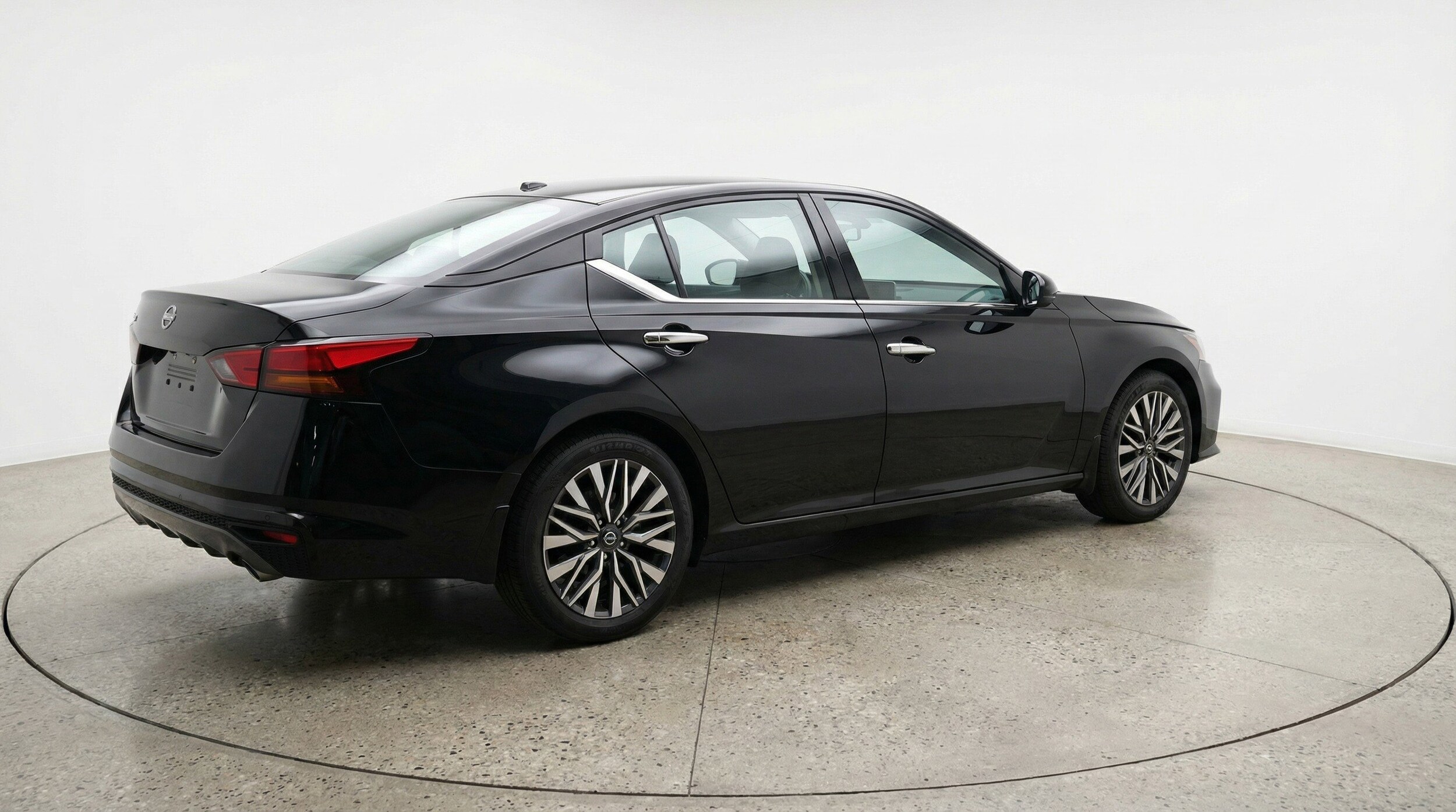 Thumbnail: 2025 Nissan Altima - 9