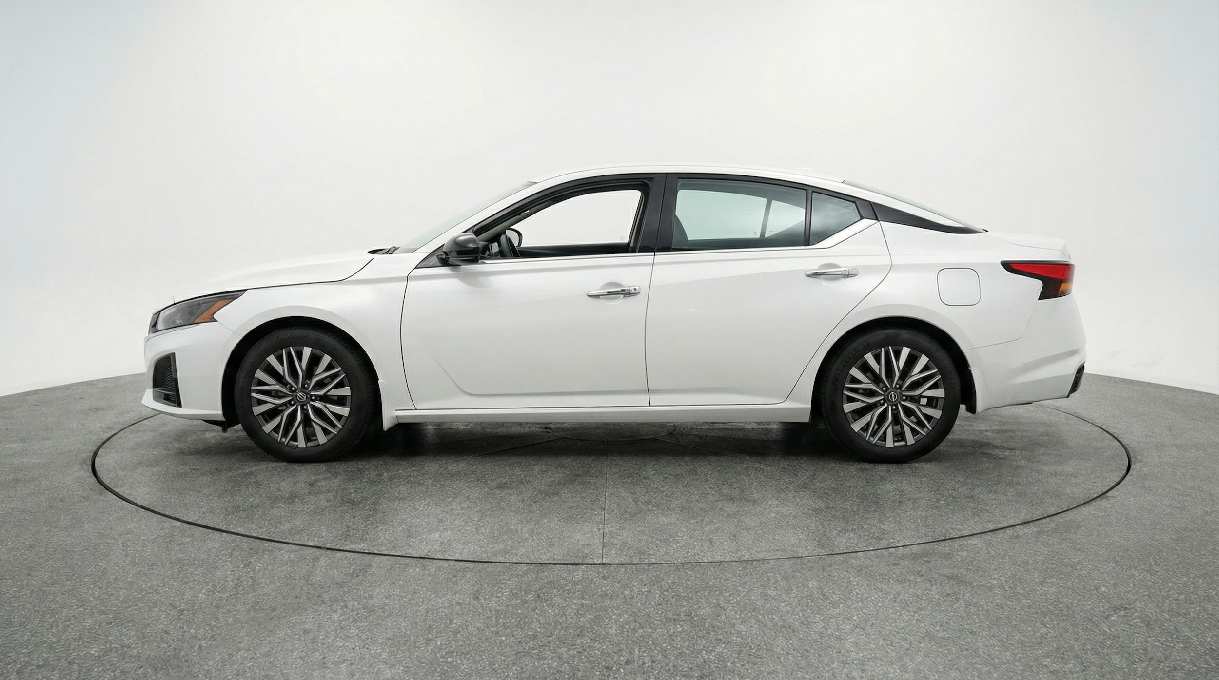 Thumbnail: 2025 Nissan Altima - 4