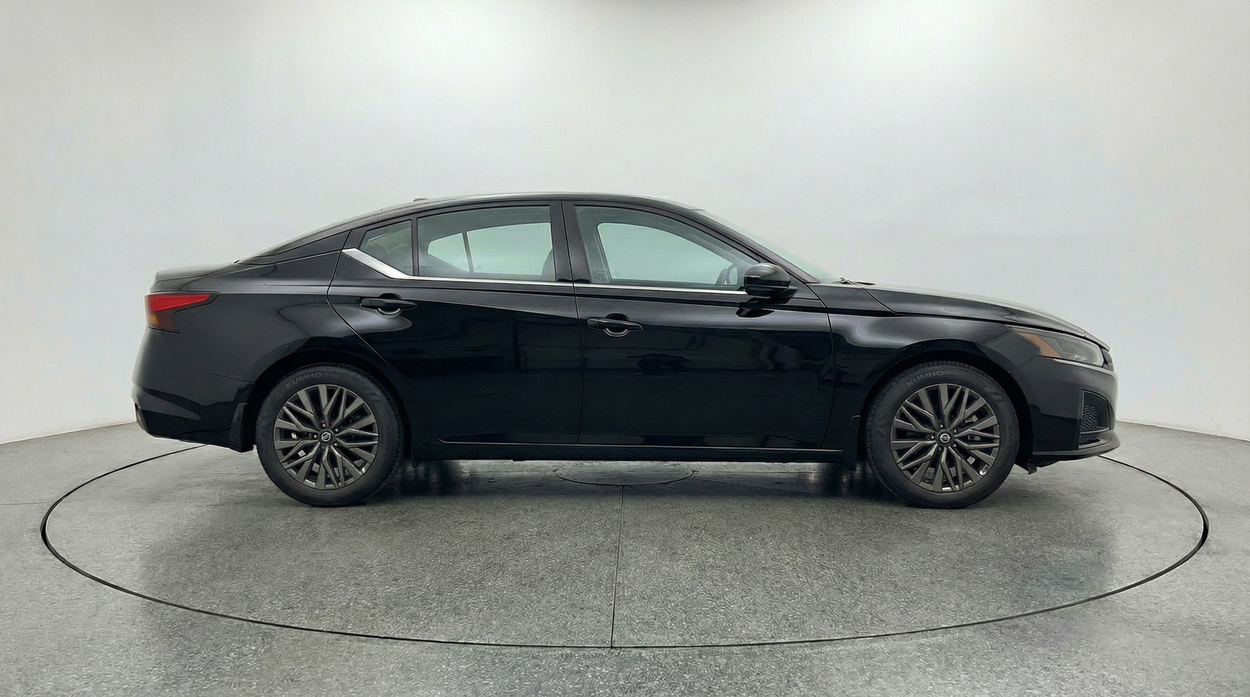 Thumbnail: 2025 Nissan Altima - 8