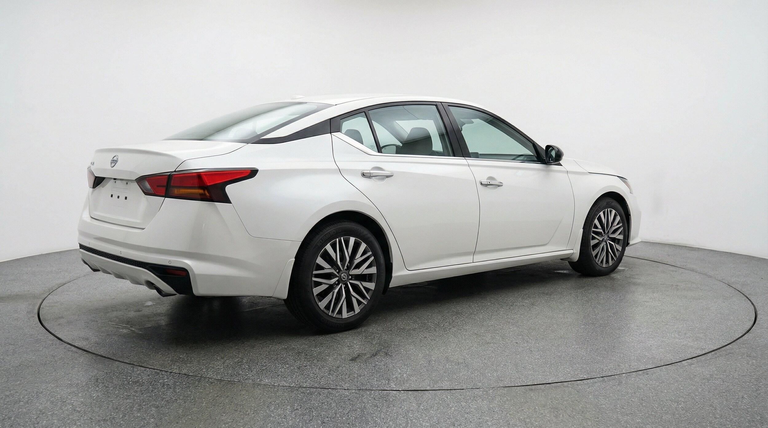 Thumbnail: 2025 Nissan Altima - 9