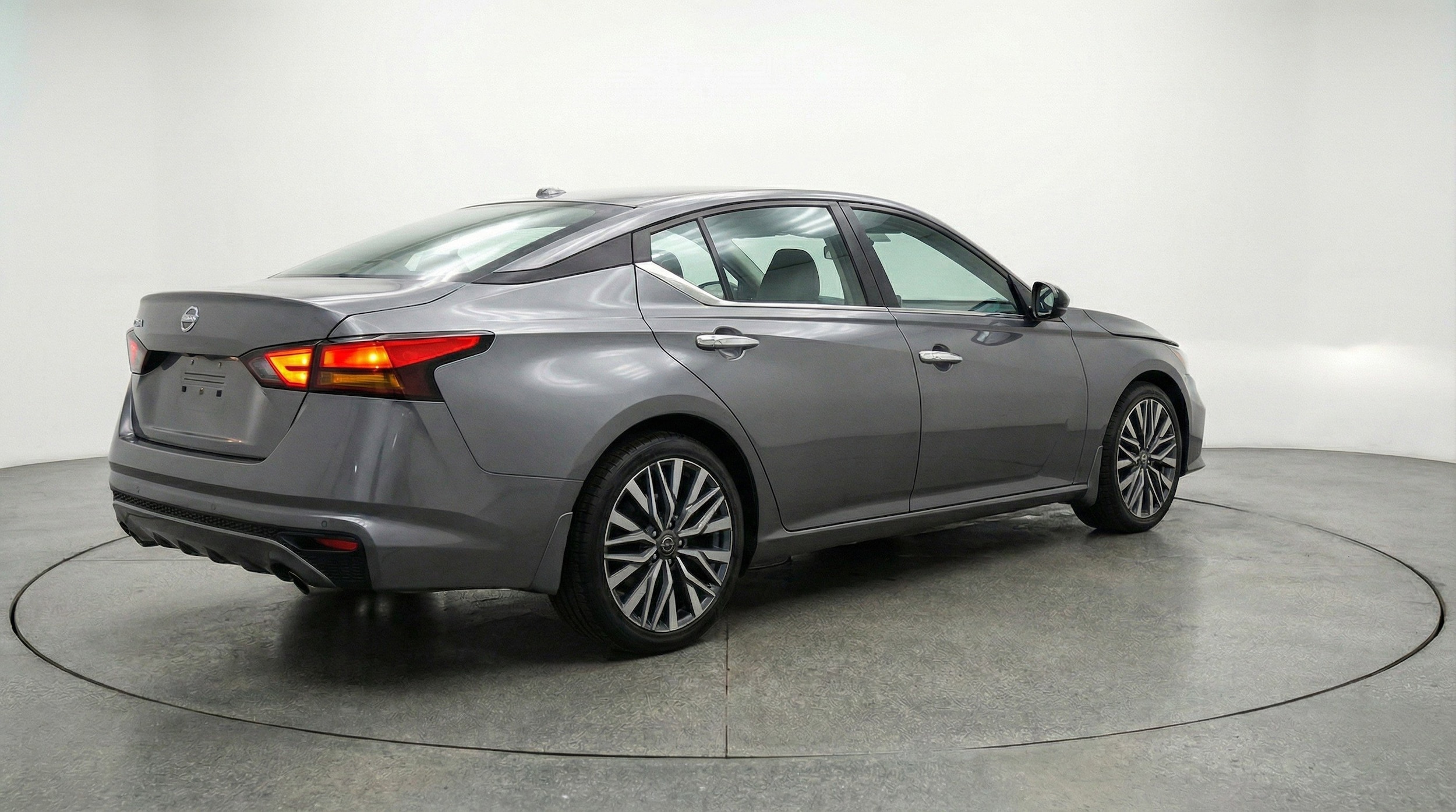 Thumbnail: 2025 Nissan Altima - 9