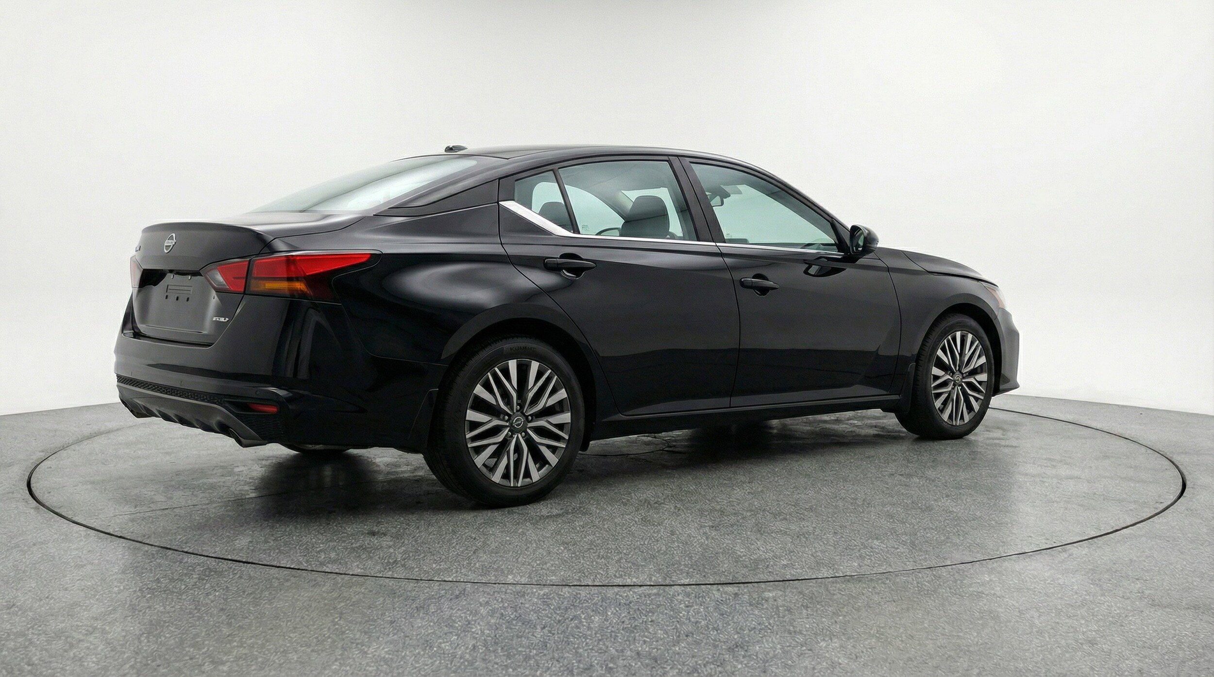 Thumbnail: 2025 Nissan Altima - 9