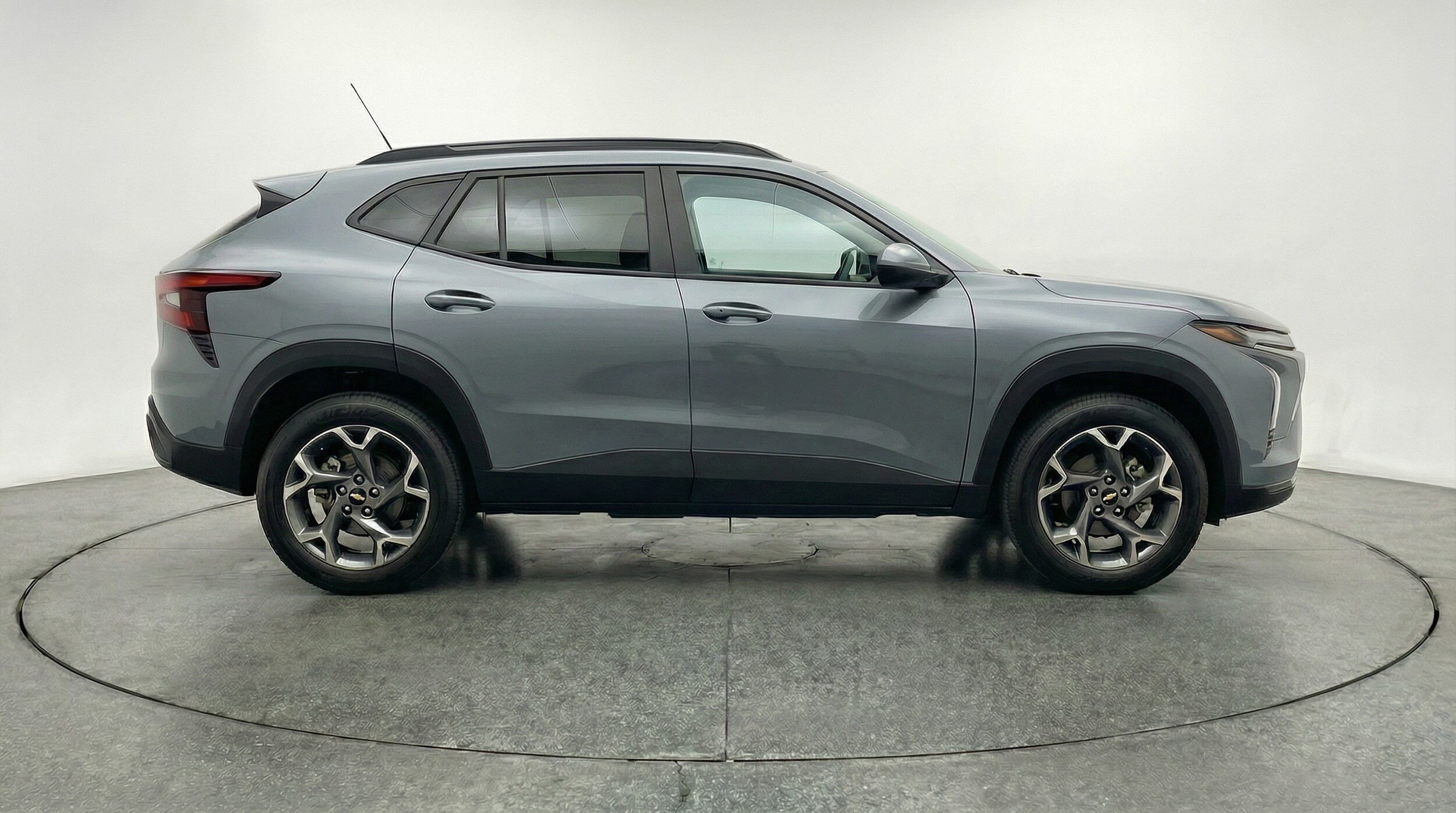 Thumbnail: 2025 Chevrolet Trax - 8