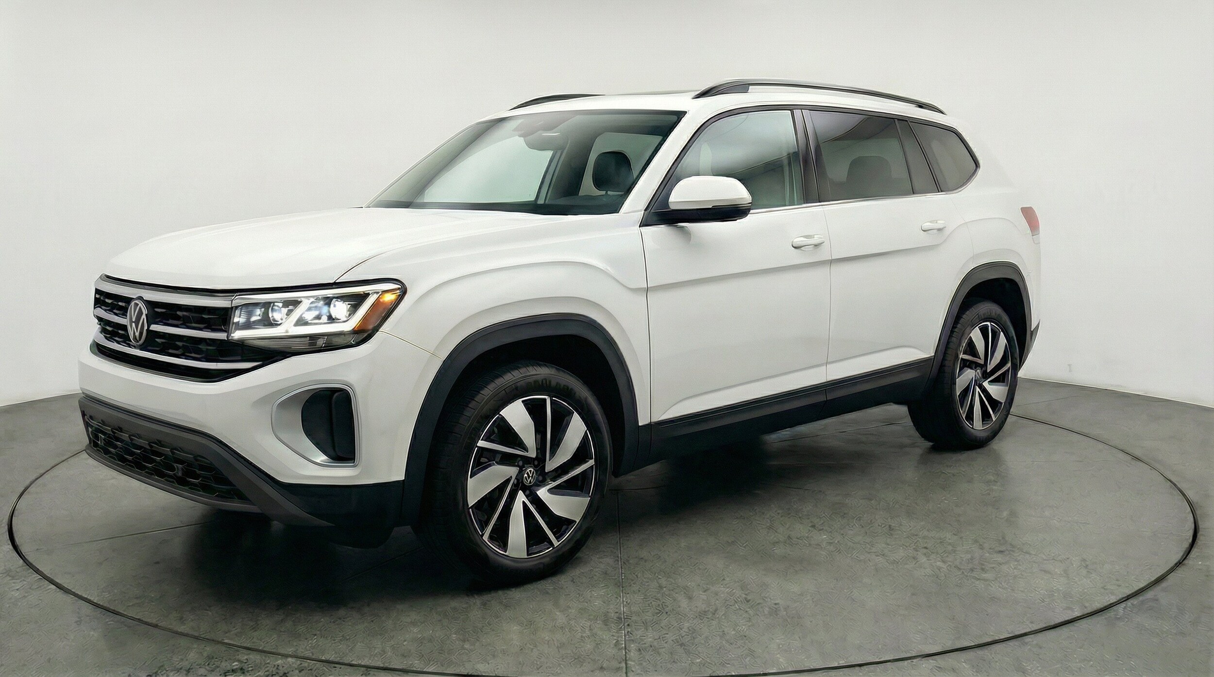Thumbnail: 2026 Volkswagen Atlas - 3
