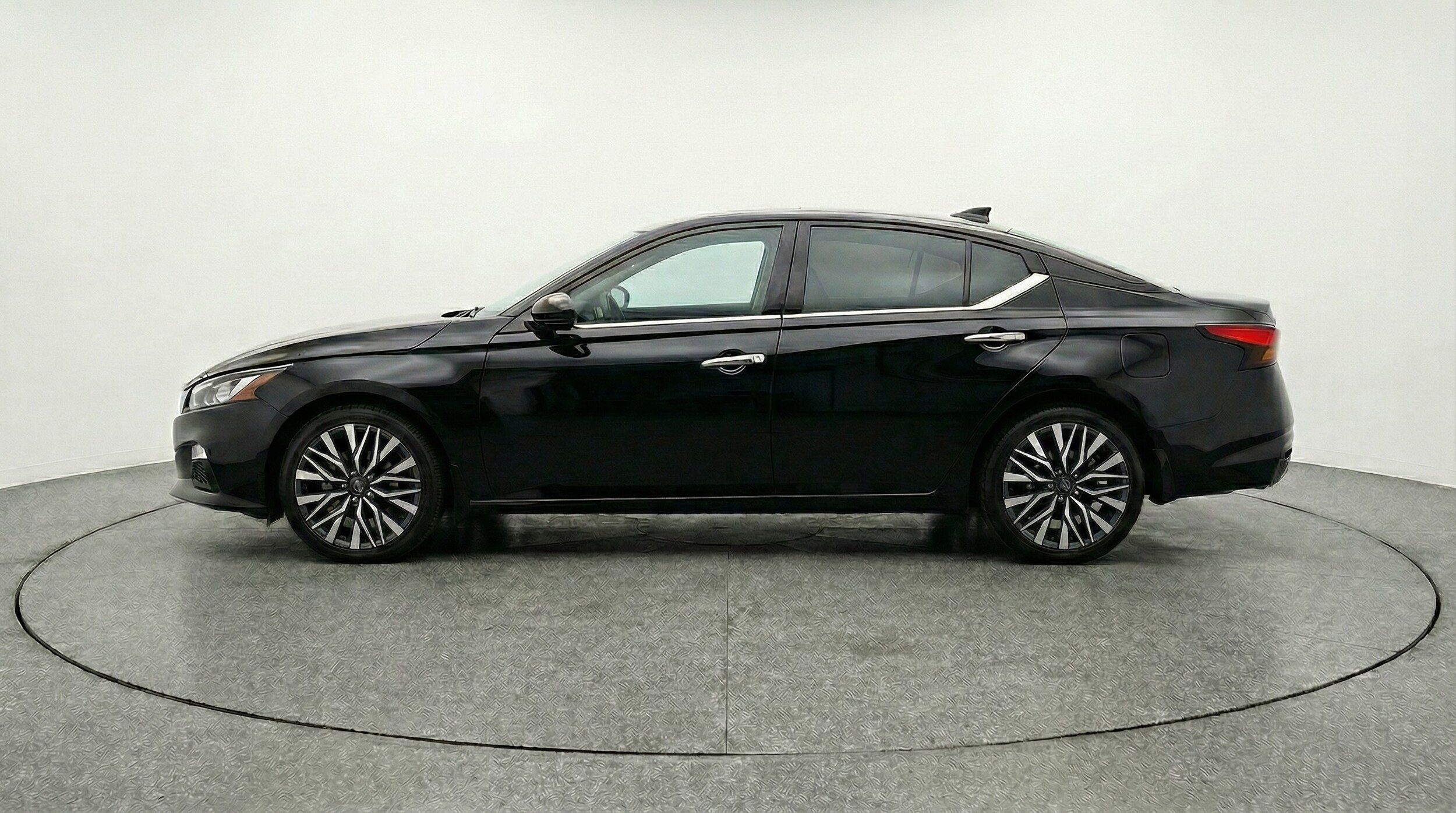 Thumbnail: 2025 Nissan Altima - 4