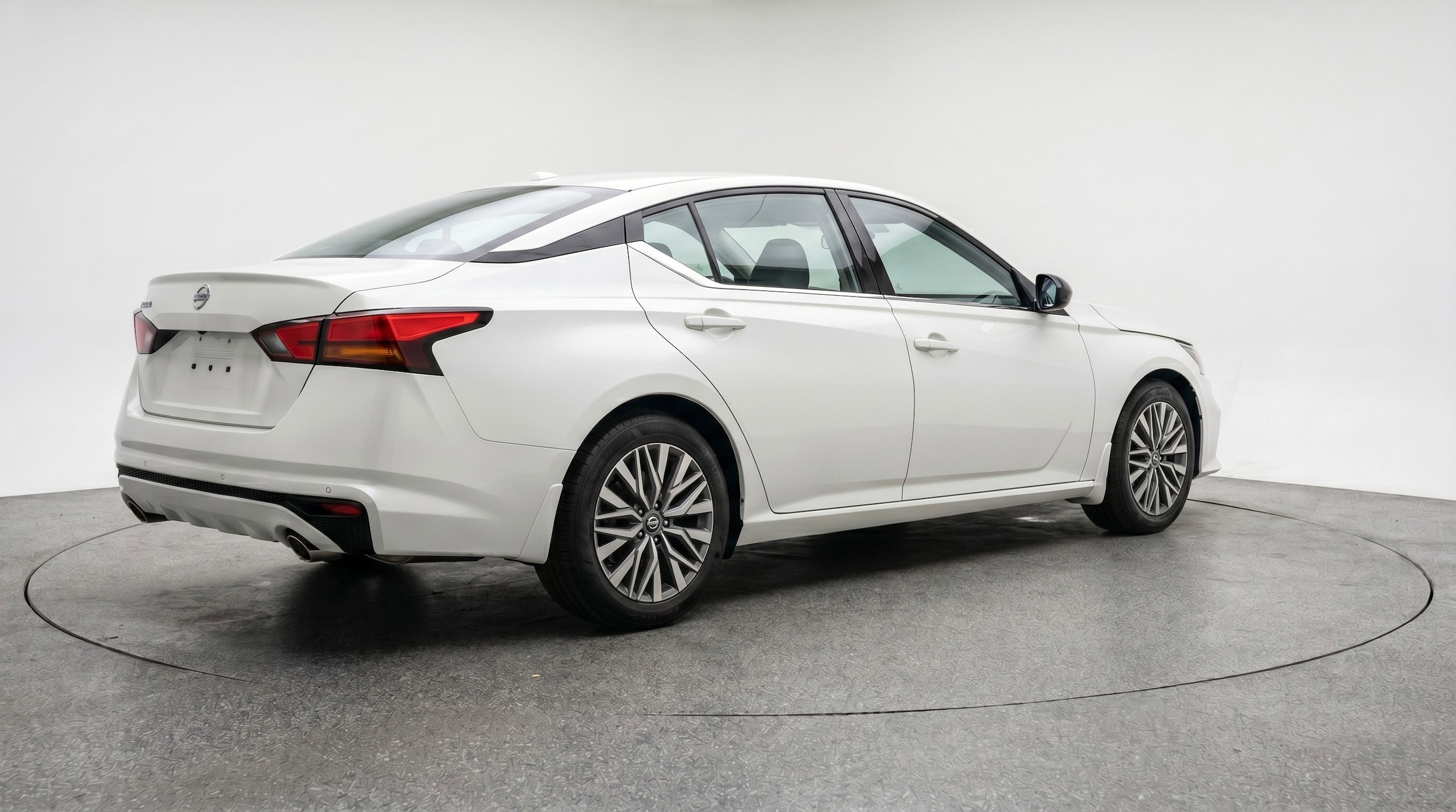 Thumbnail: 2025 Nissan Altima - 9