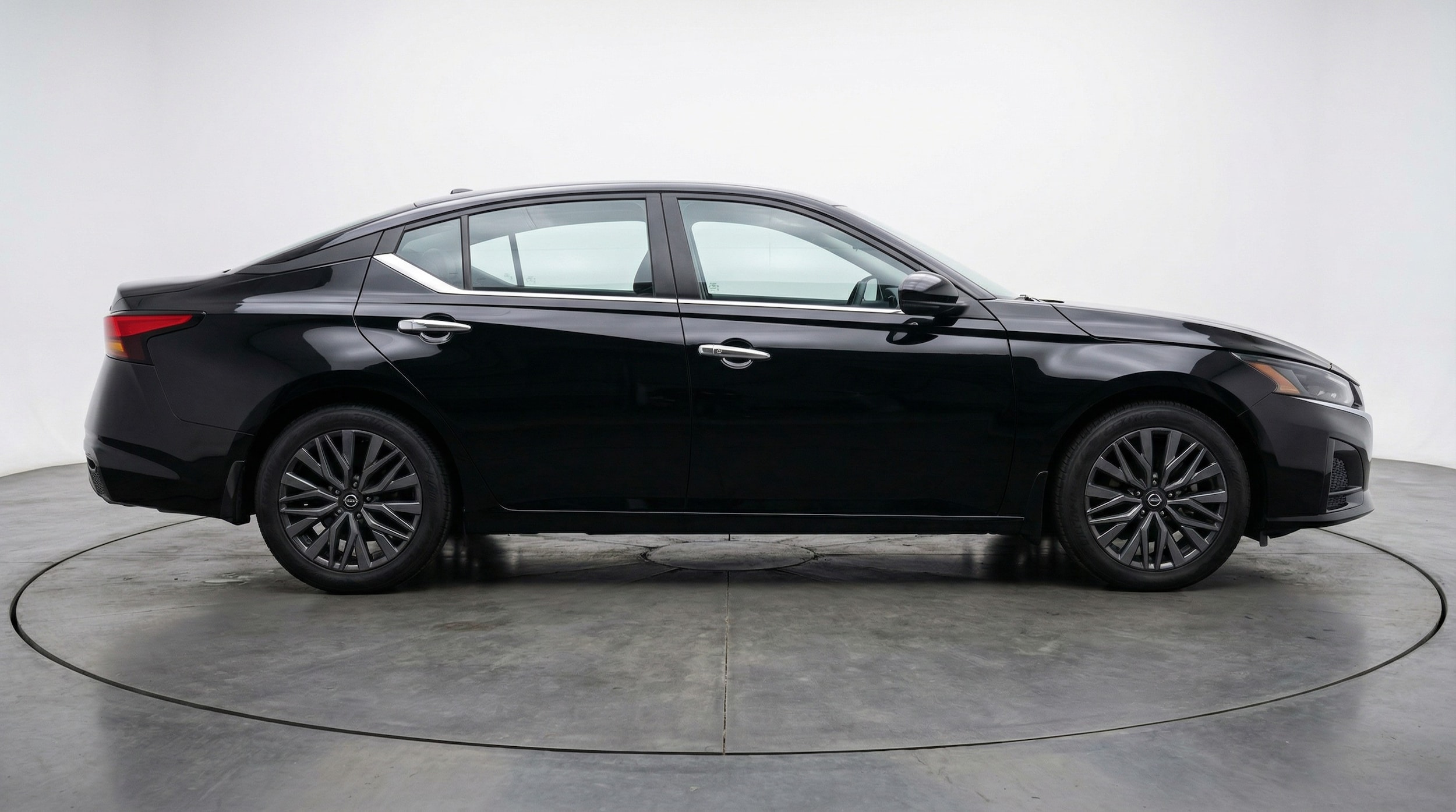 Thumbnail: 2025 Nissan Altima - 8