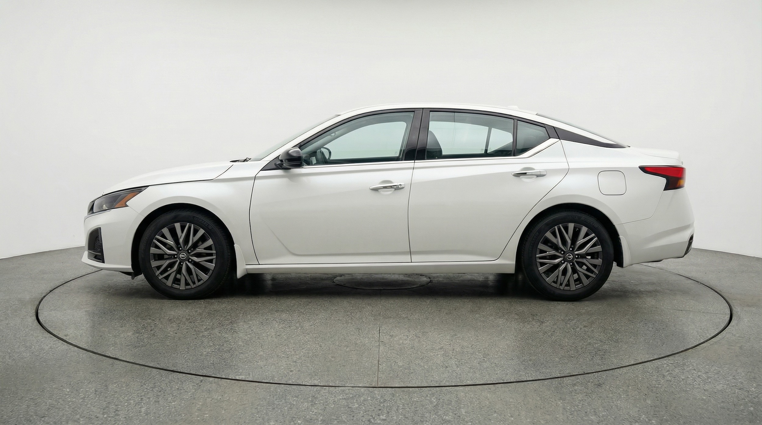 Thumbnail: 2025 Nissan Altima - 4