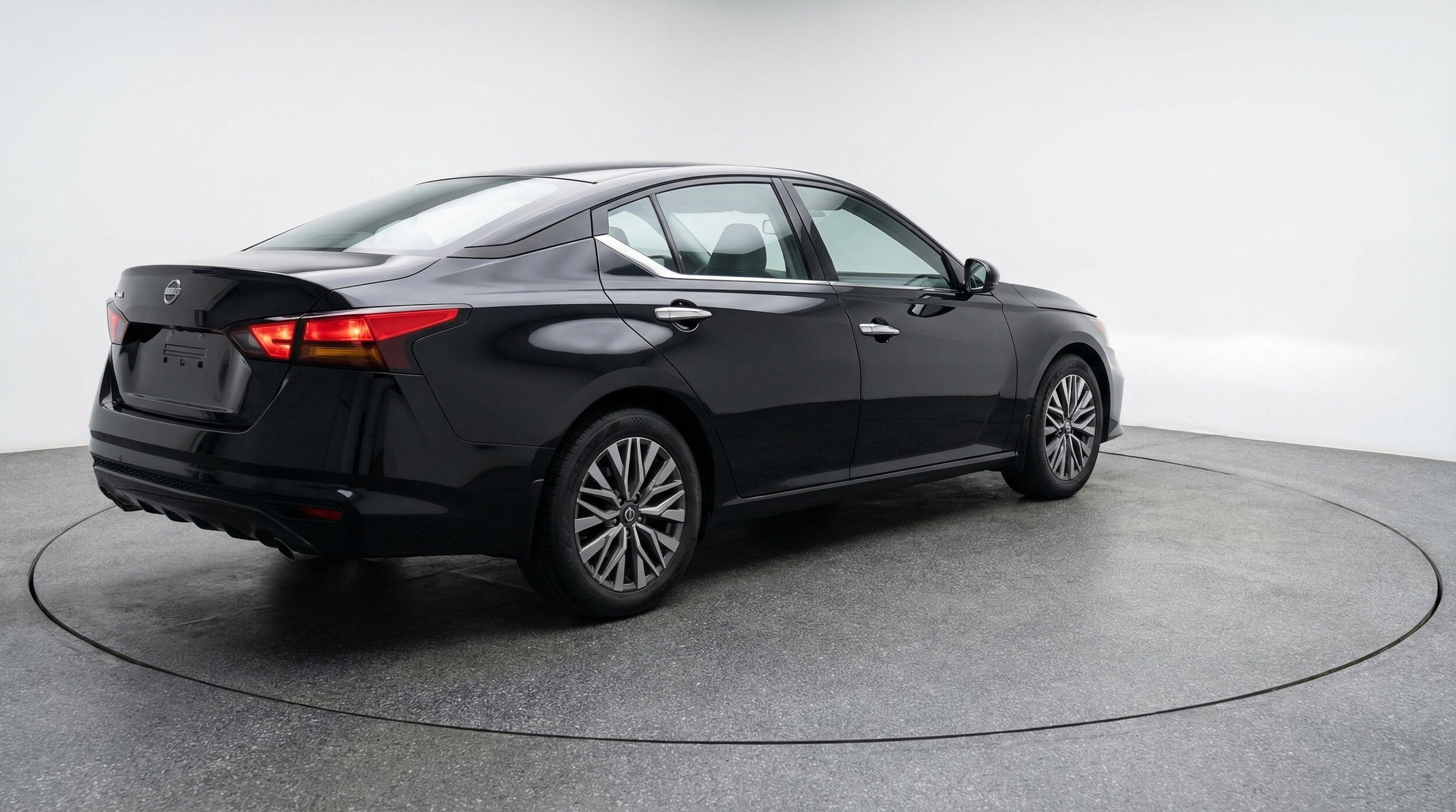 Thumbnail: 2025 Nissan Altima - 9