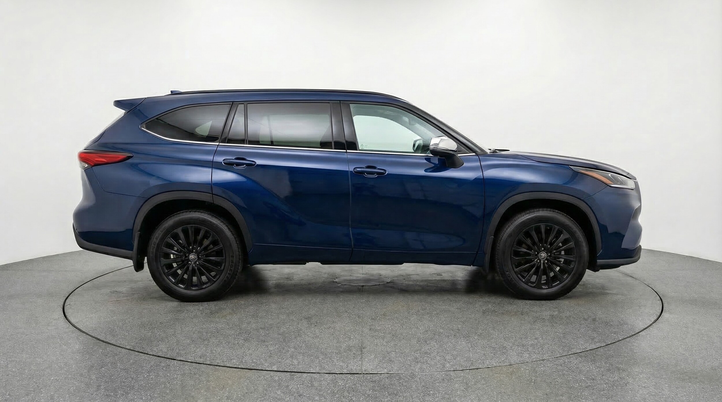 Thumbnail: 2025 Toyota Highlander - 8