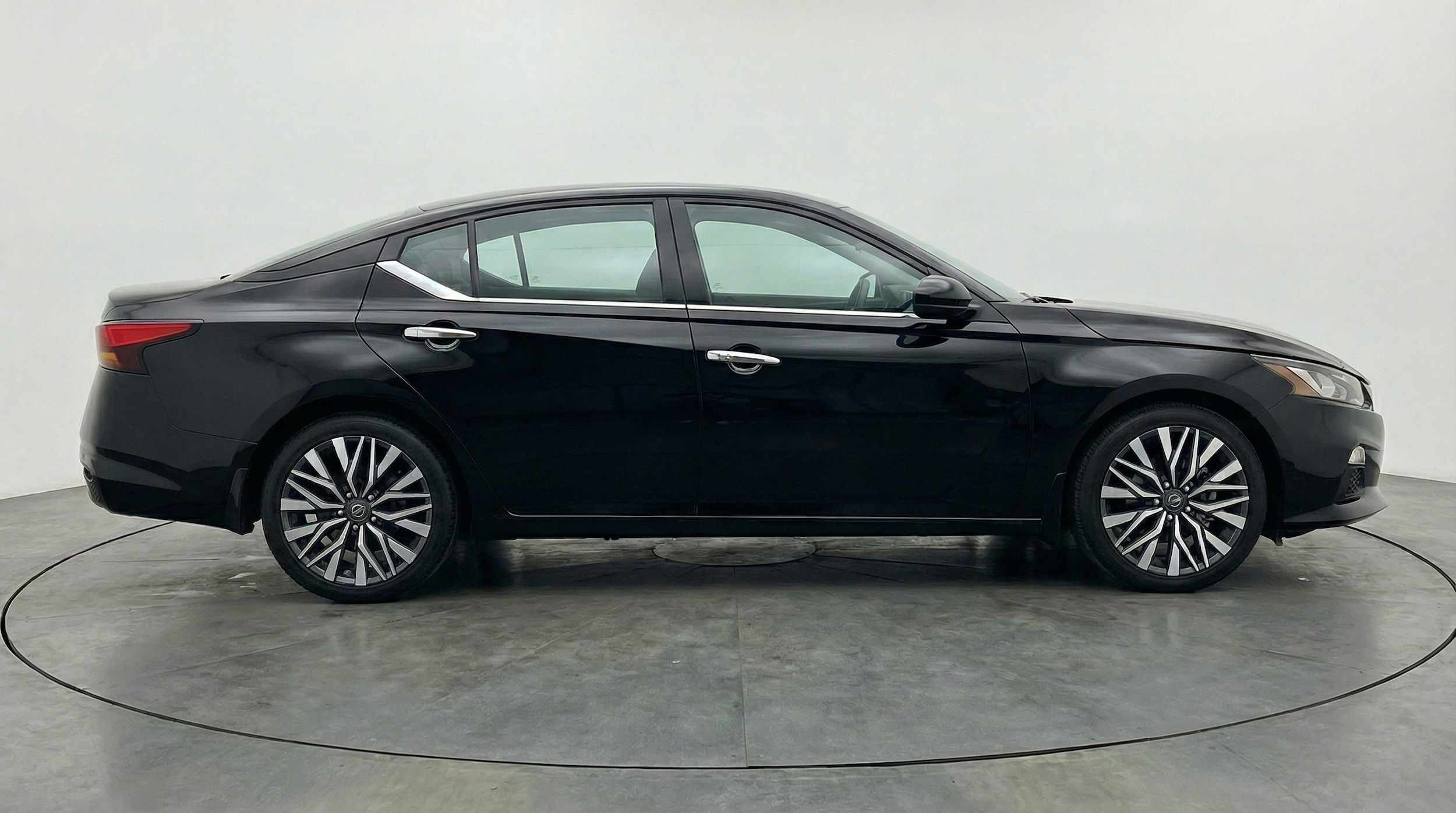 Thumbnail: 2025 Nissan Altima - 8