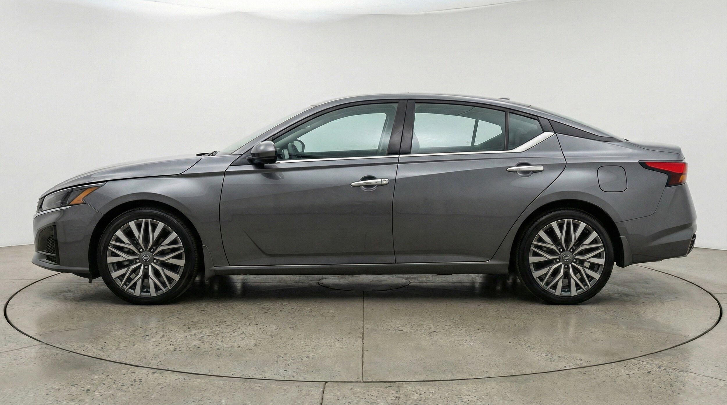 Thumbnail: 2025 Nissan Altima - 5