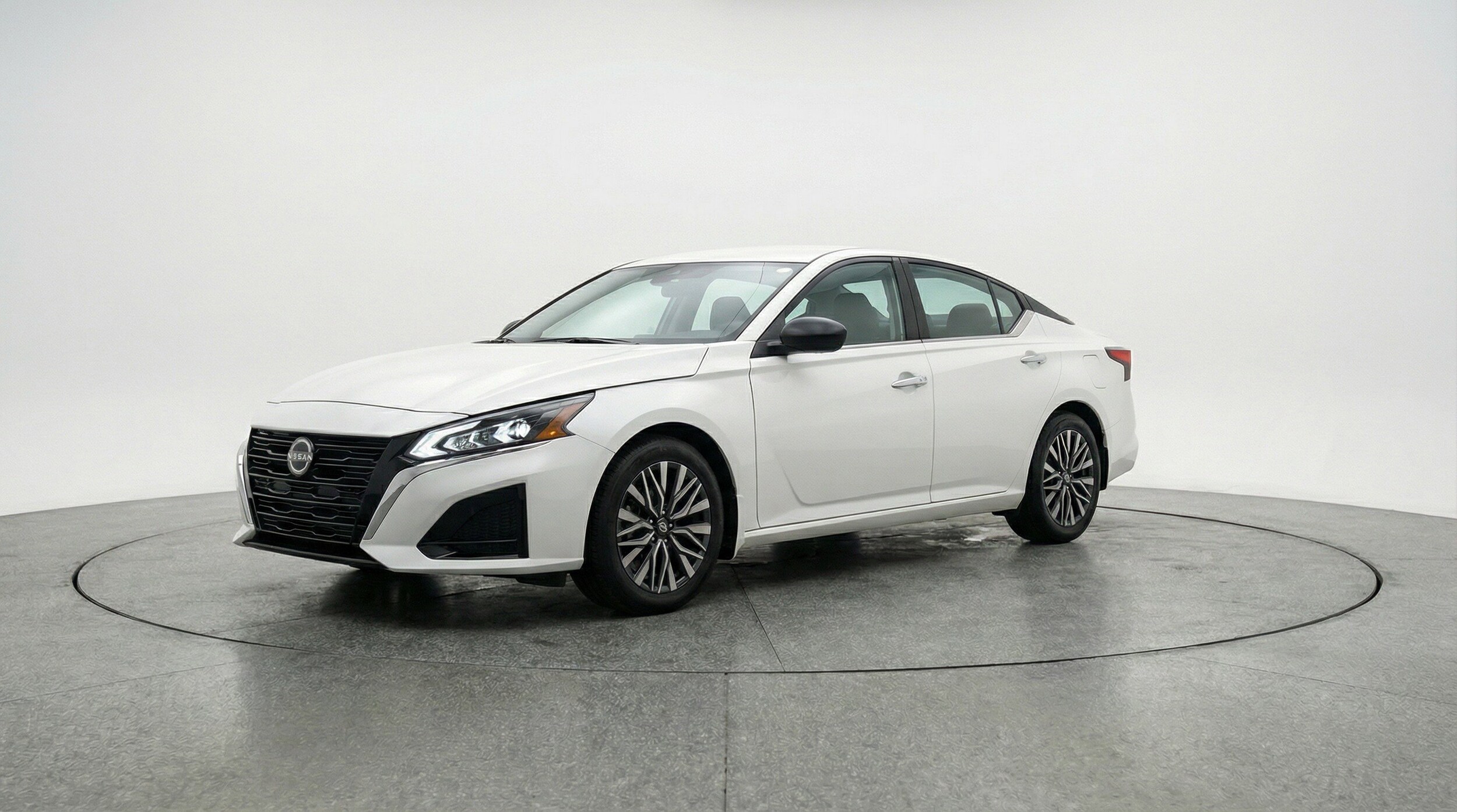 Thumbnail: 2025 Nissan Altima - 3