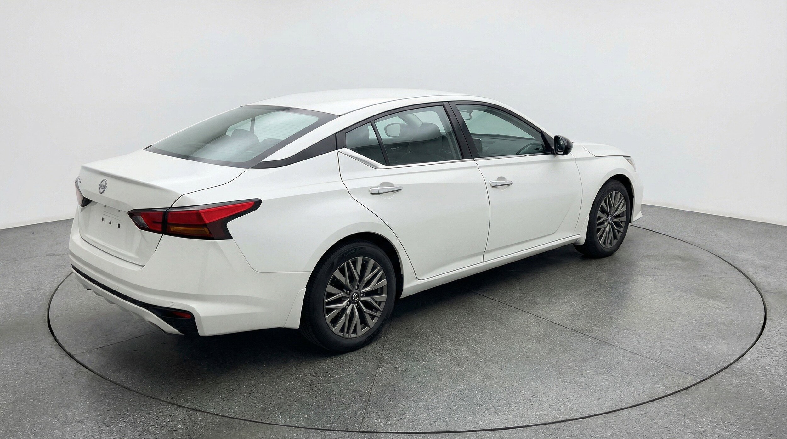 Thumbnail: 2025 Nissan Altima - 9