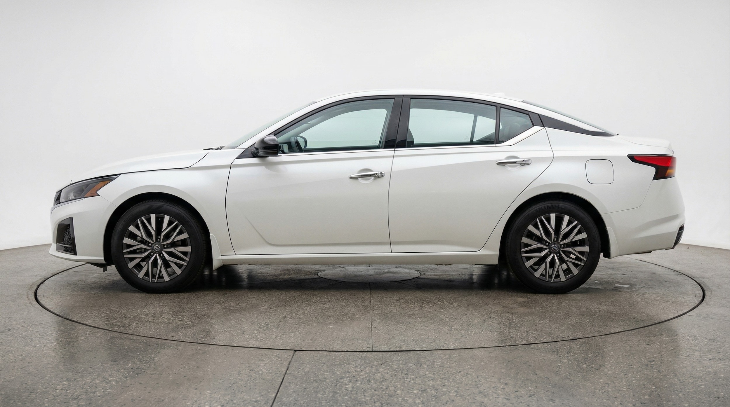 Thumbnail: 2025 Nissan Altima - 4