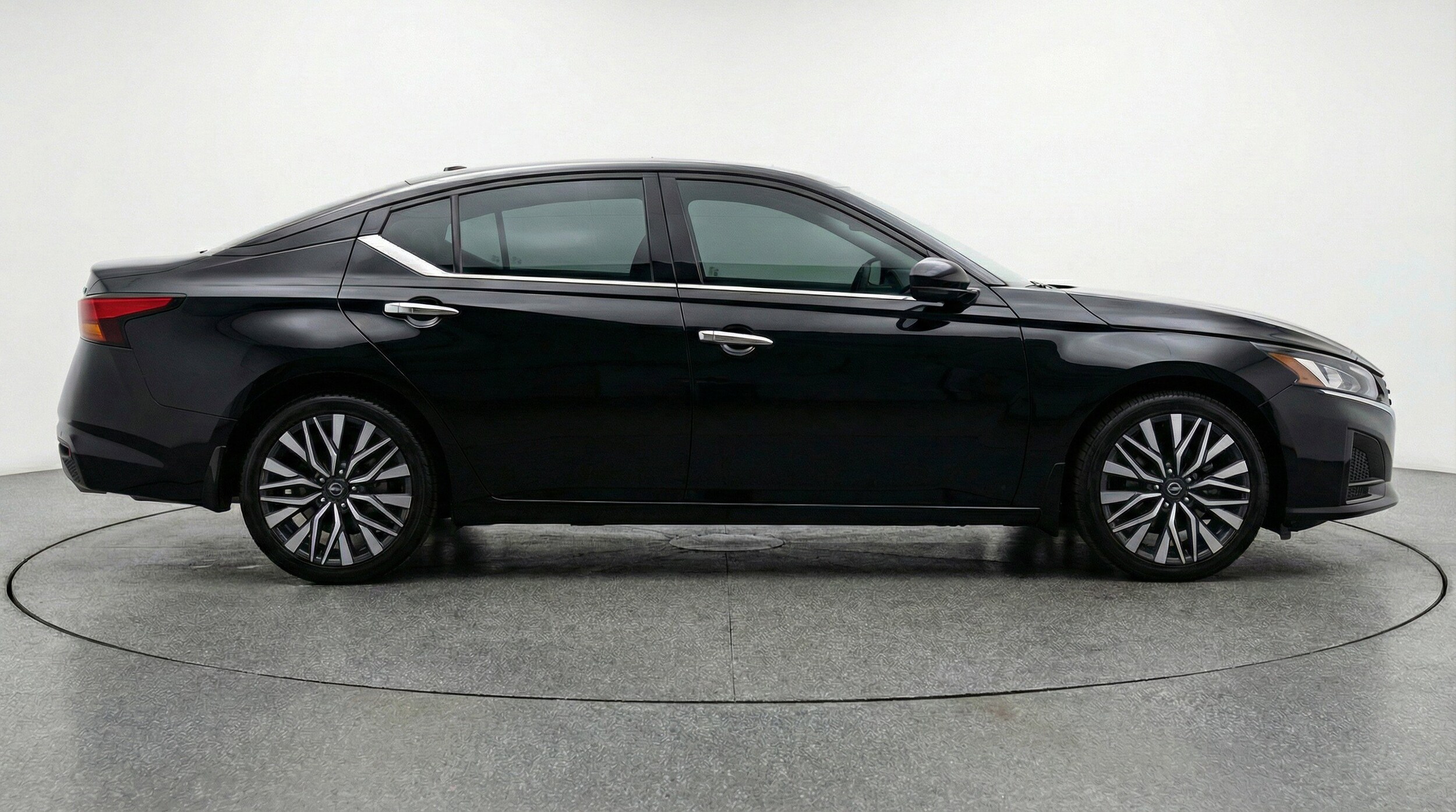 Thumbnail: 2025 Nissan Altima - 11