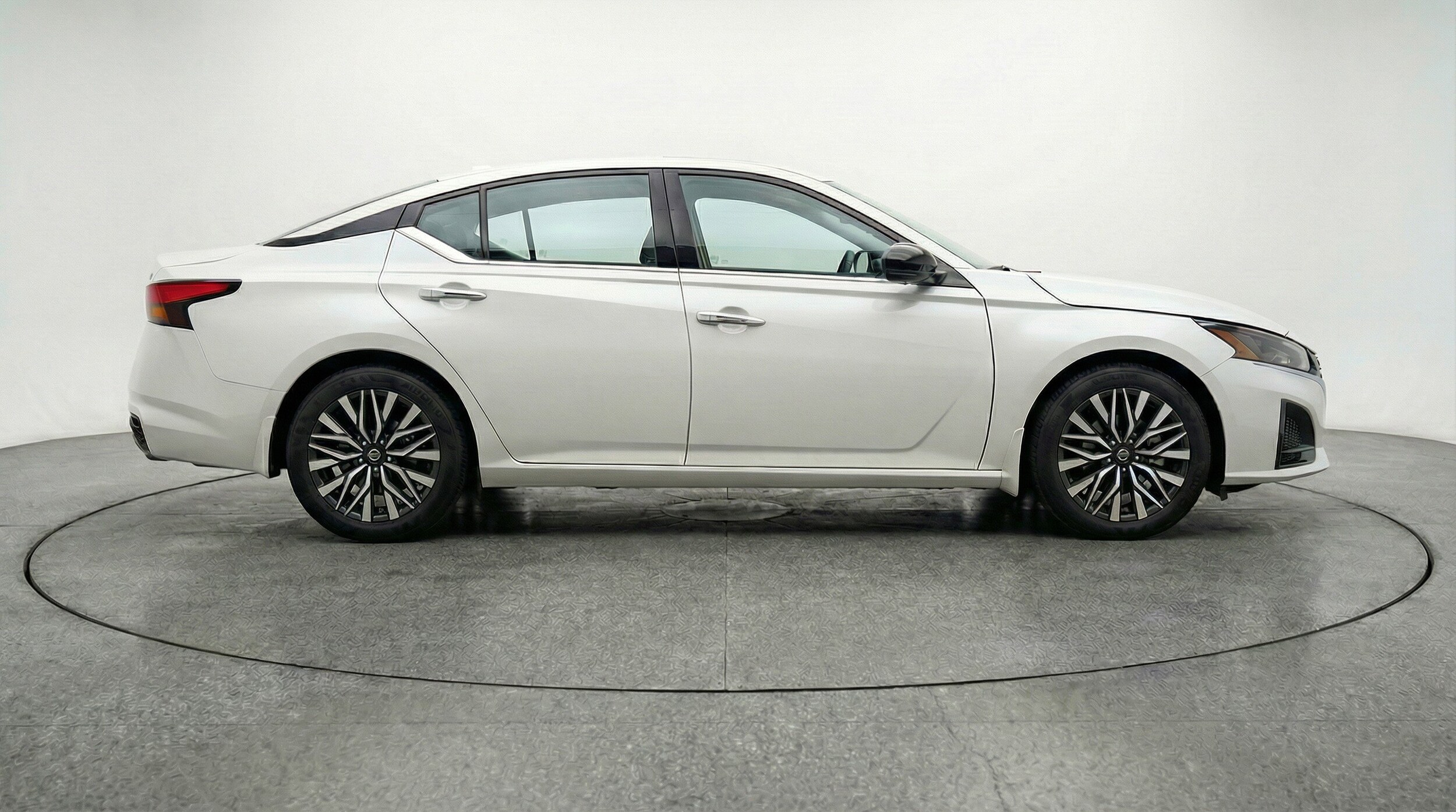 Thumbnail: 2025 Nissan Altima - 11