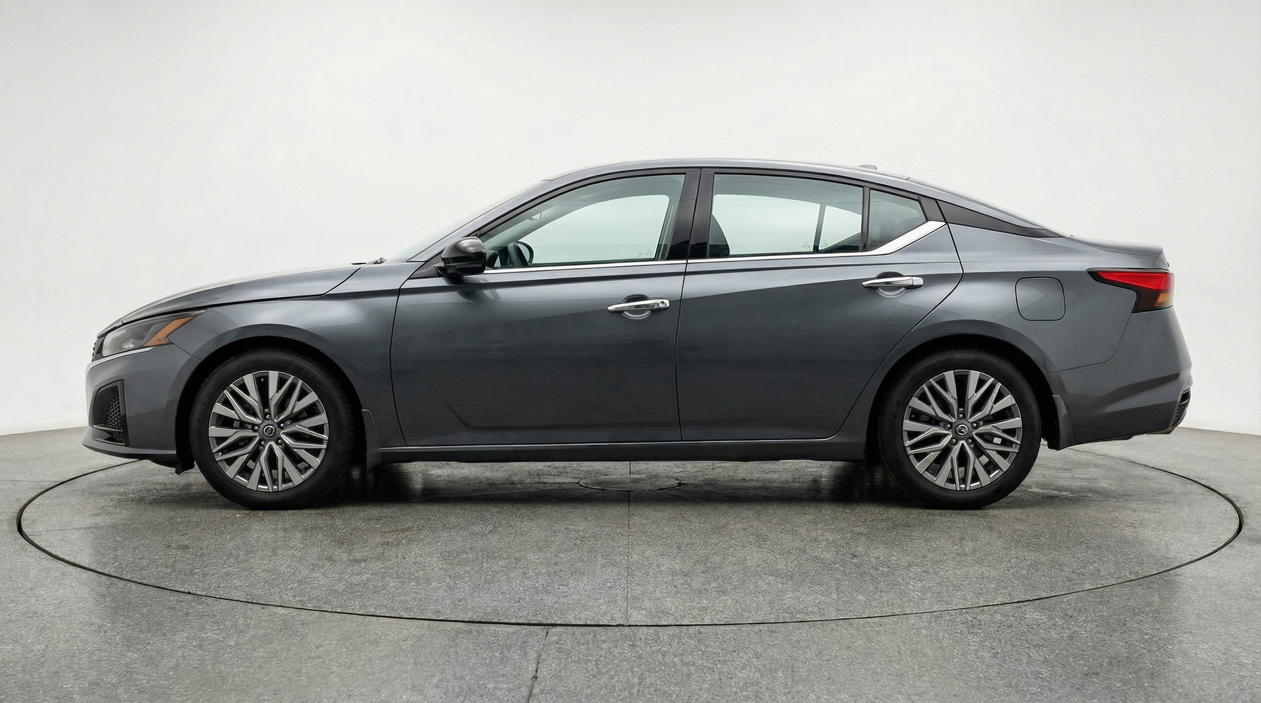 Thumbnail: 2025 Nissan Altima - 4