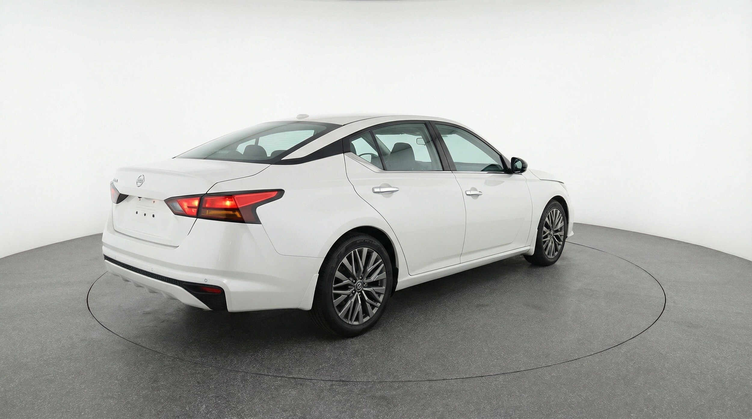 Thumbnail: 2025 Nissan Altima - 9