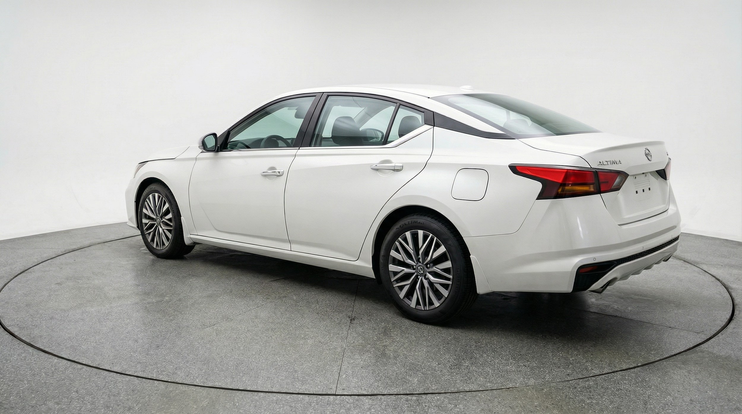 Thumbnail: 2025 Nissan Altima - 5