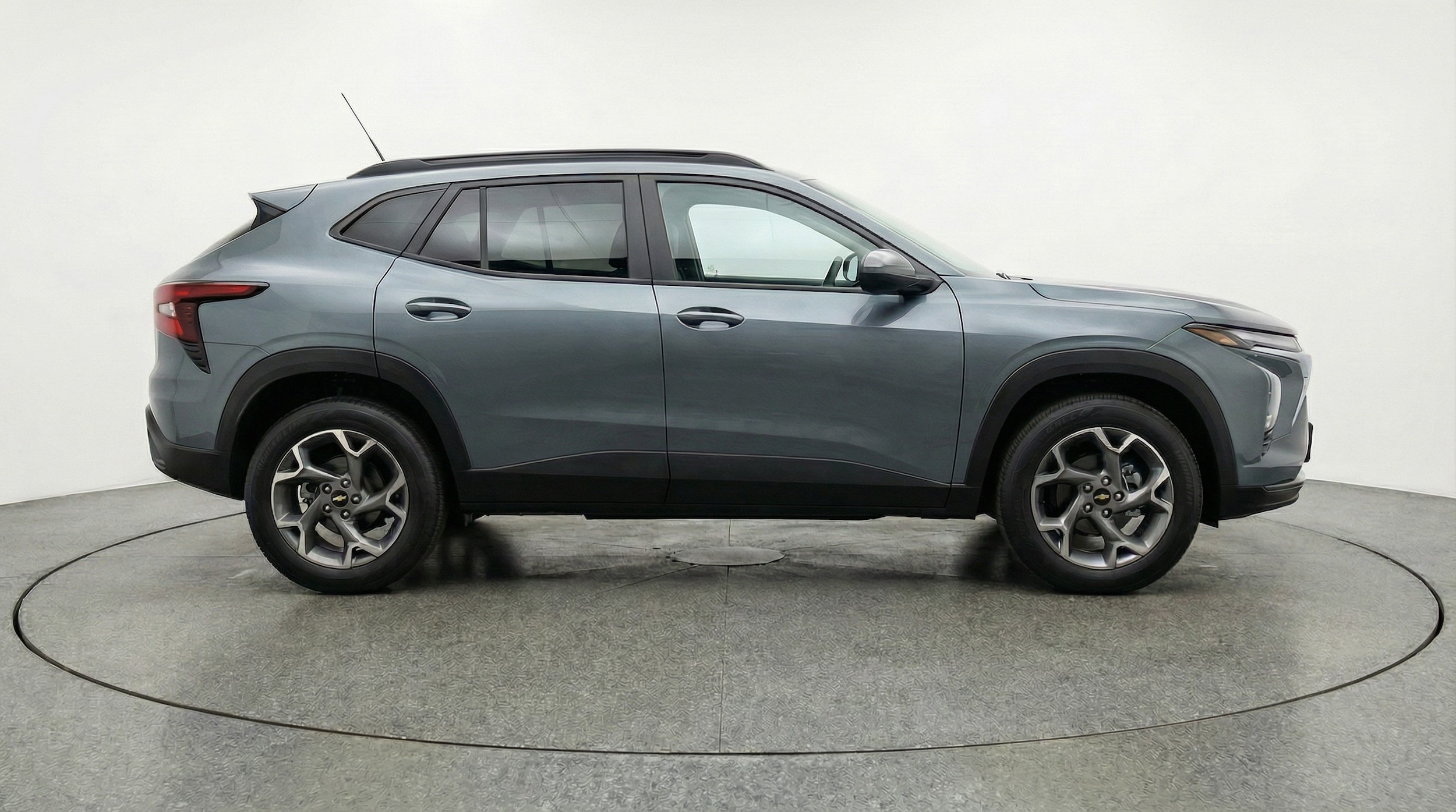 Thumbnail: 2025 Chevrolet Trax - 8