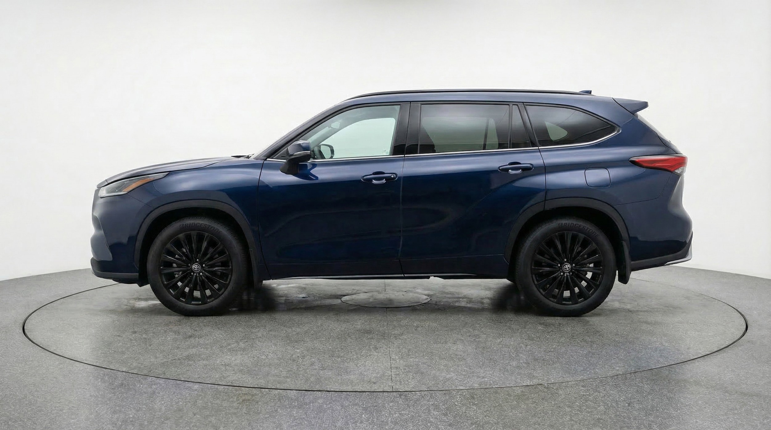 Thumbnail: 2025 Toyota Highlander - 5