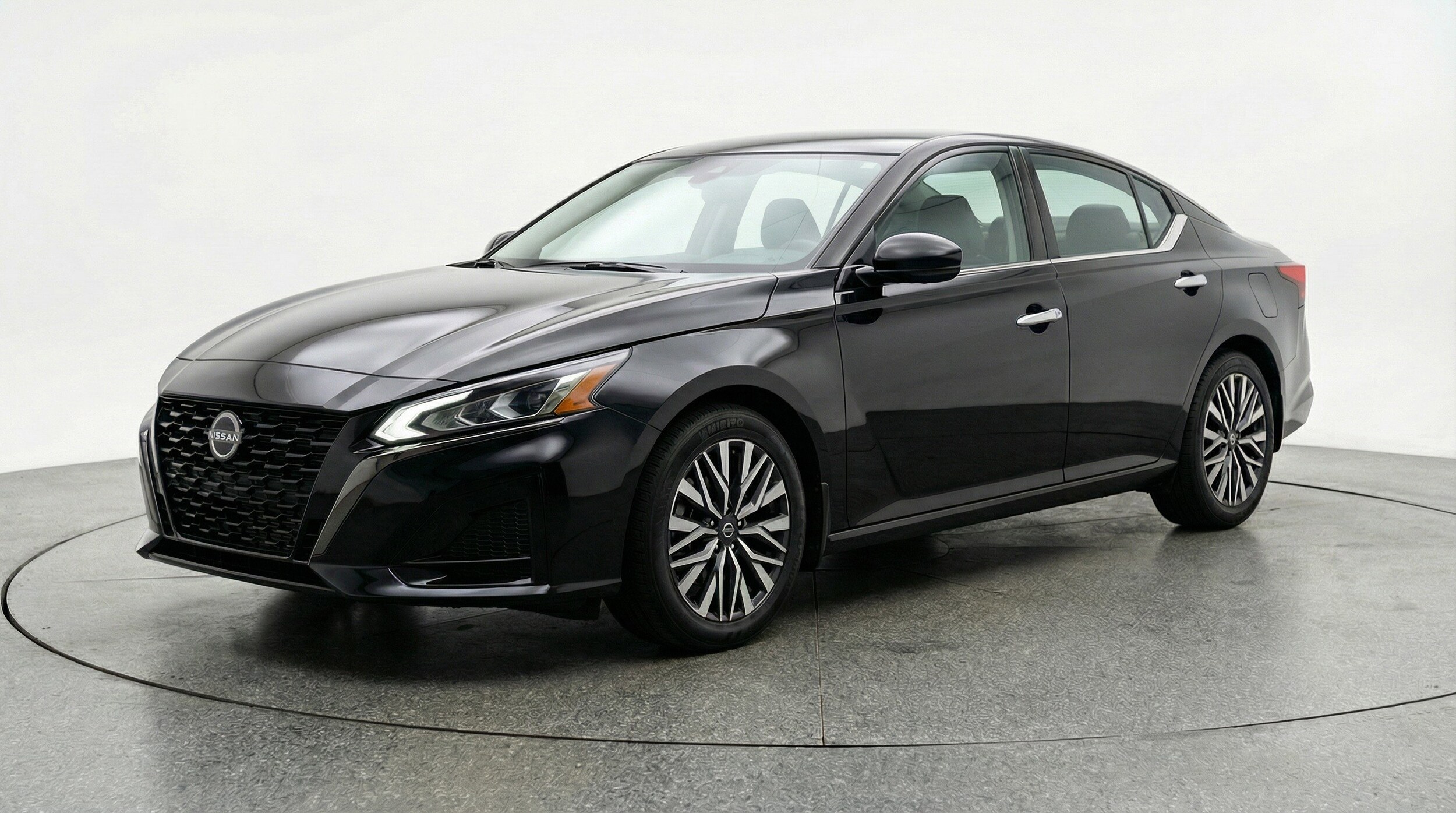 Thumbnail: 2025 Nissan Altima - 3