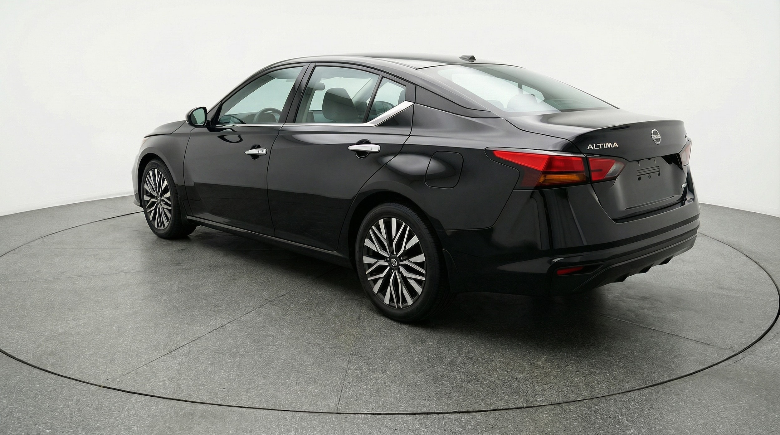 Thumbnail: 2025 Nissan Altima - 5