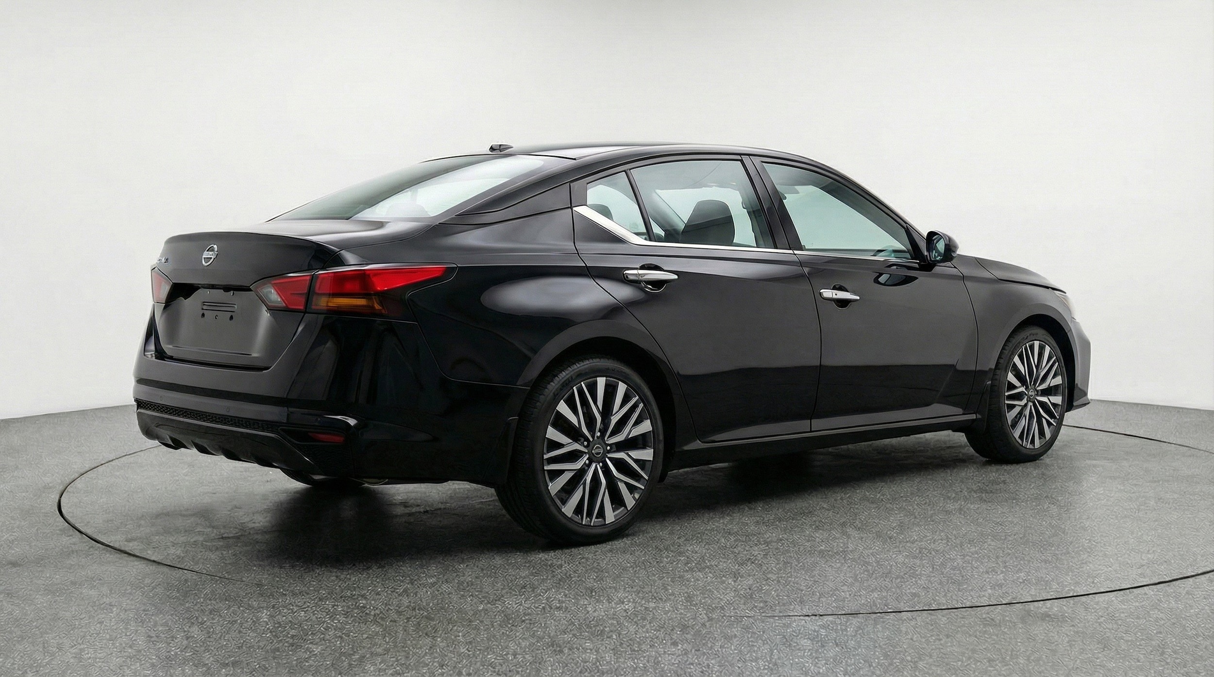 Thumbnail: 2025 Nissan Altima - 9