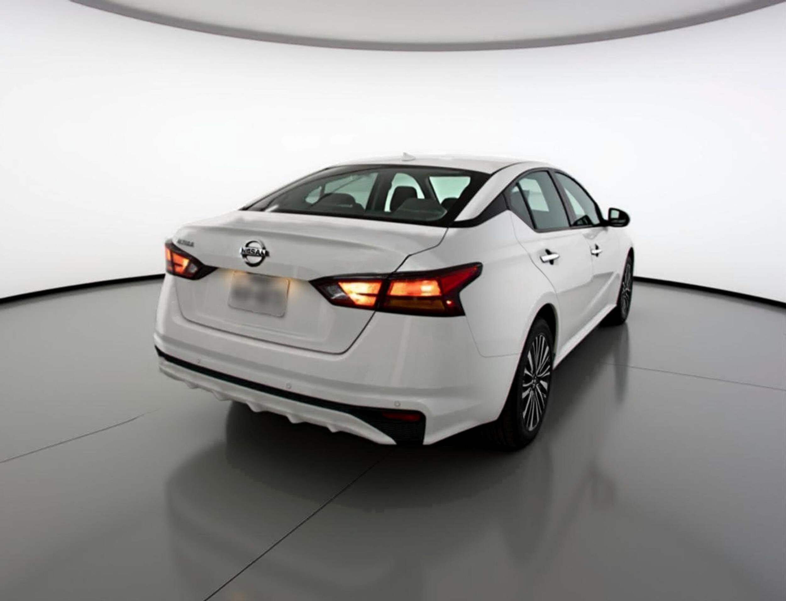 Thumbnail: 2025 Nissan Altima - 9