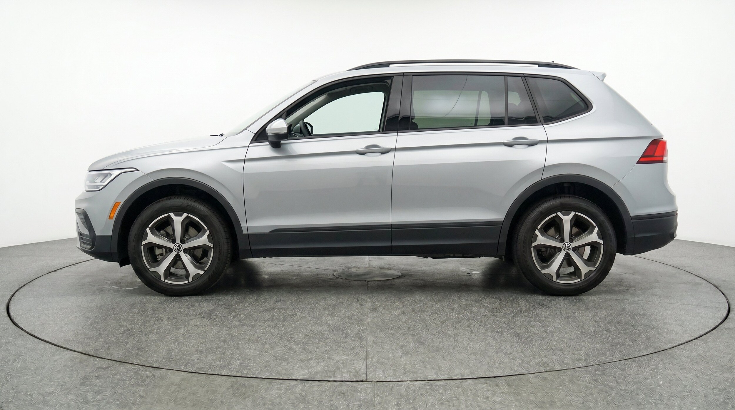 Thumbnail: 2026 Volkswagen Tiguan - 5