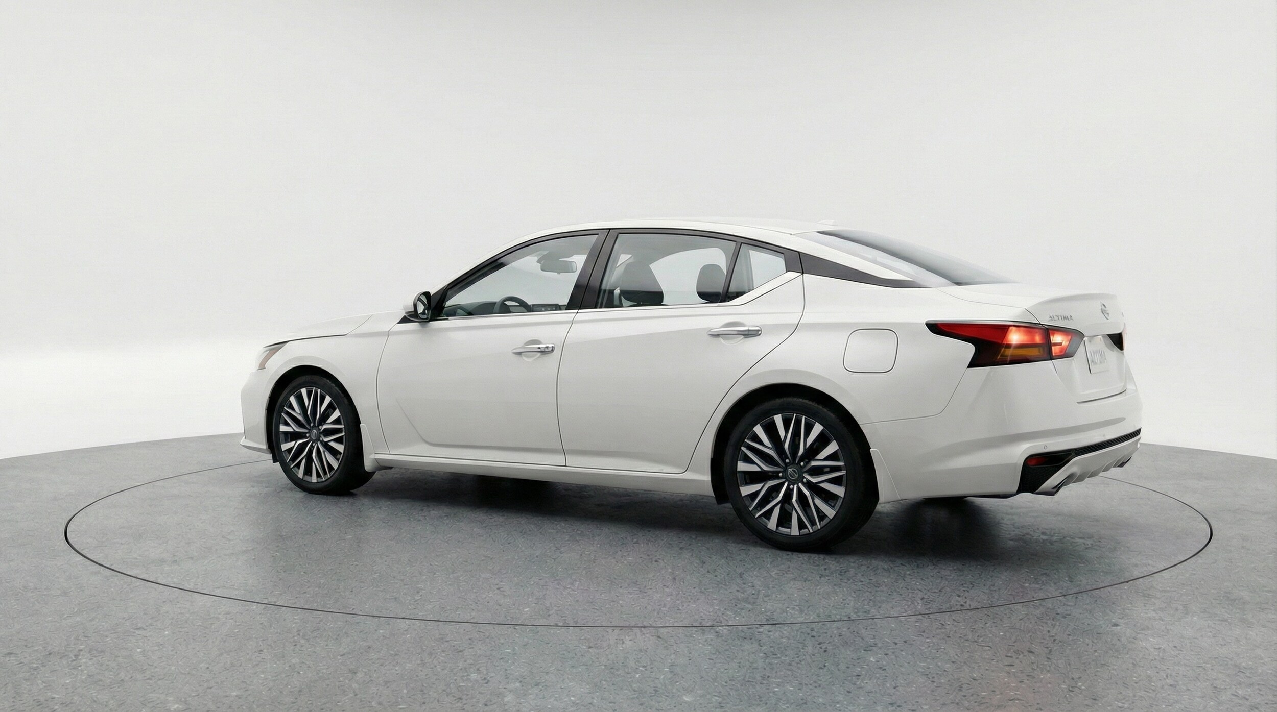 Thumbnail: 2025 Nissan Altima - 5