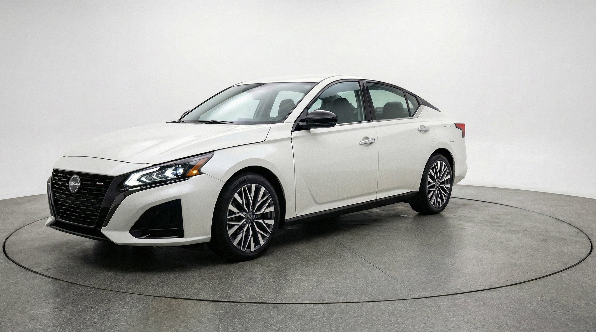 Thumbnail: 2025 Nissan Altima - 3