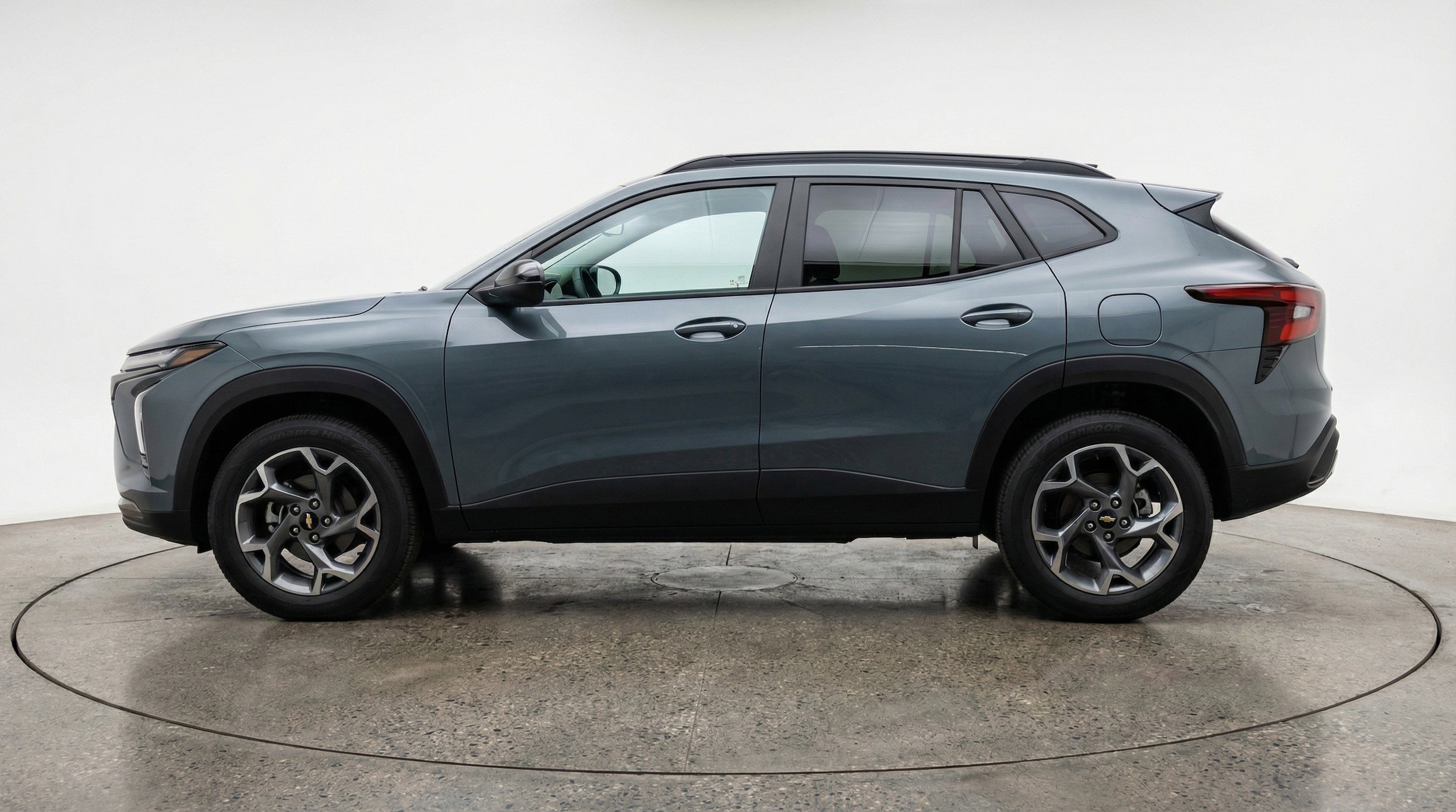 Thumbnail: 2025 Chevrolet Trax - 5