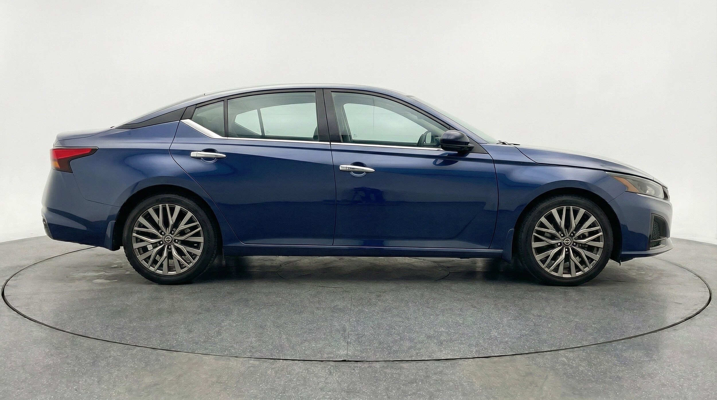 Thumbnail: 2025 Nissan Altima - 11