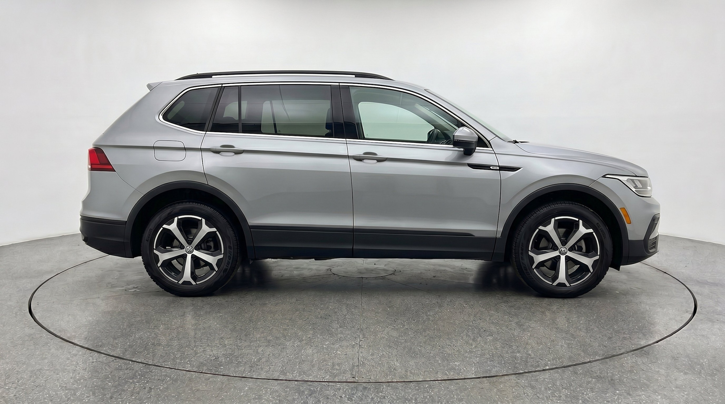 Thumbnail: 2026 Volkswagen Tiguan - 11
