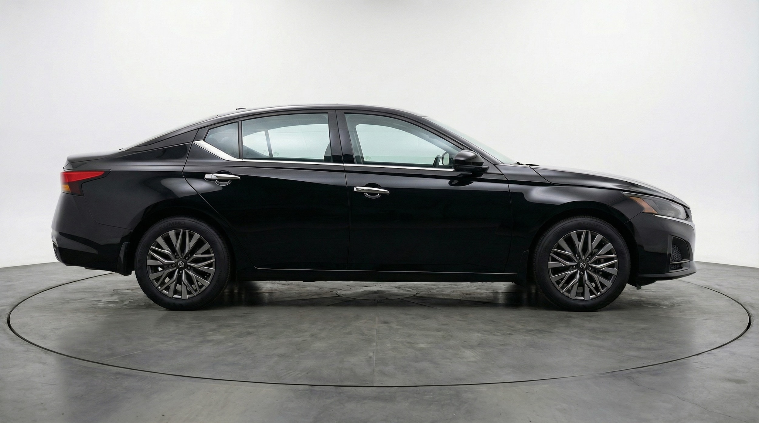 Thumbnail: 2025 Nissan Altima - 8