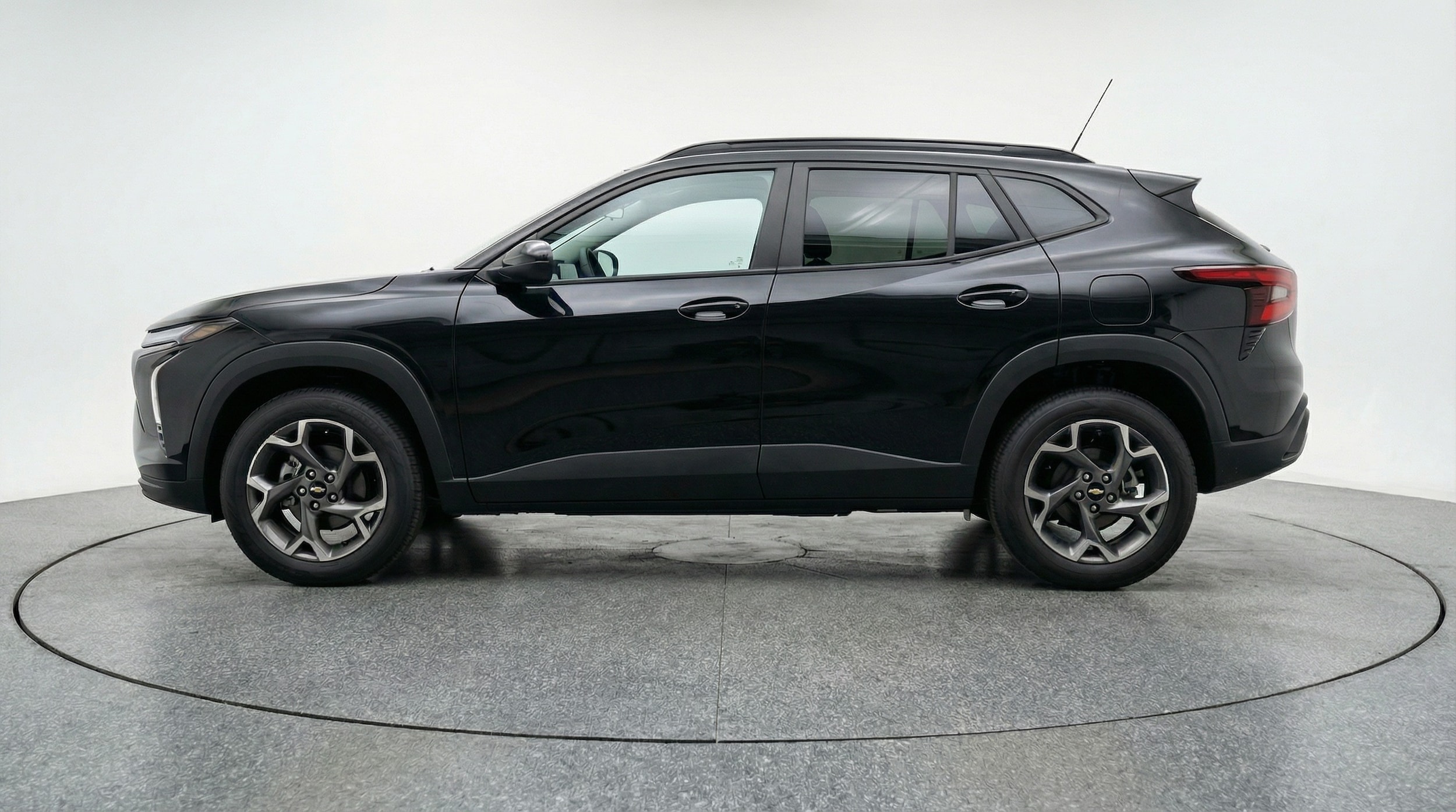 Thumbnail: 2025 Chevrolet Trax - 4