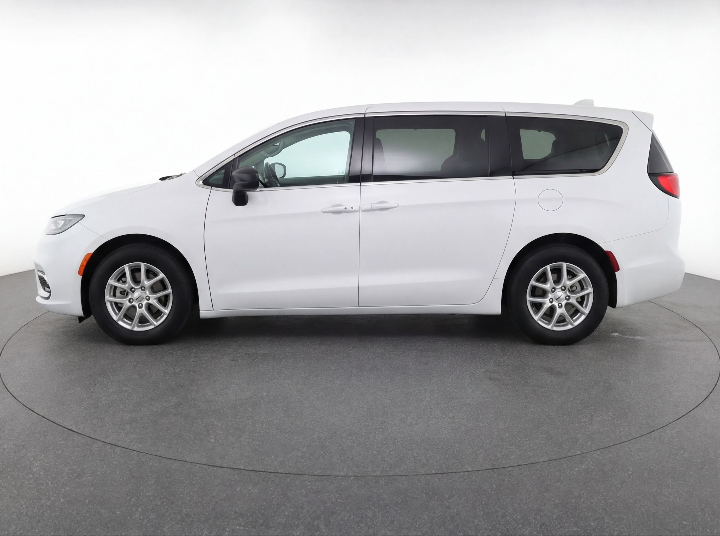 Thumbnail: 2024 Chrysler Pacifica - 5