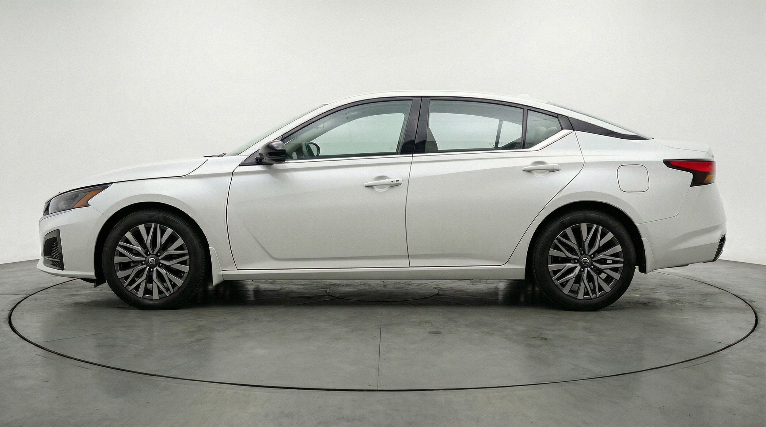 Thumbnail: 2025 Nissan Altima - 5