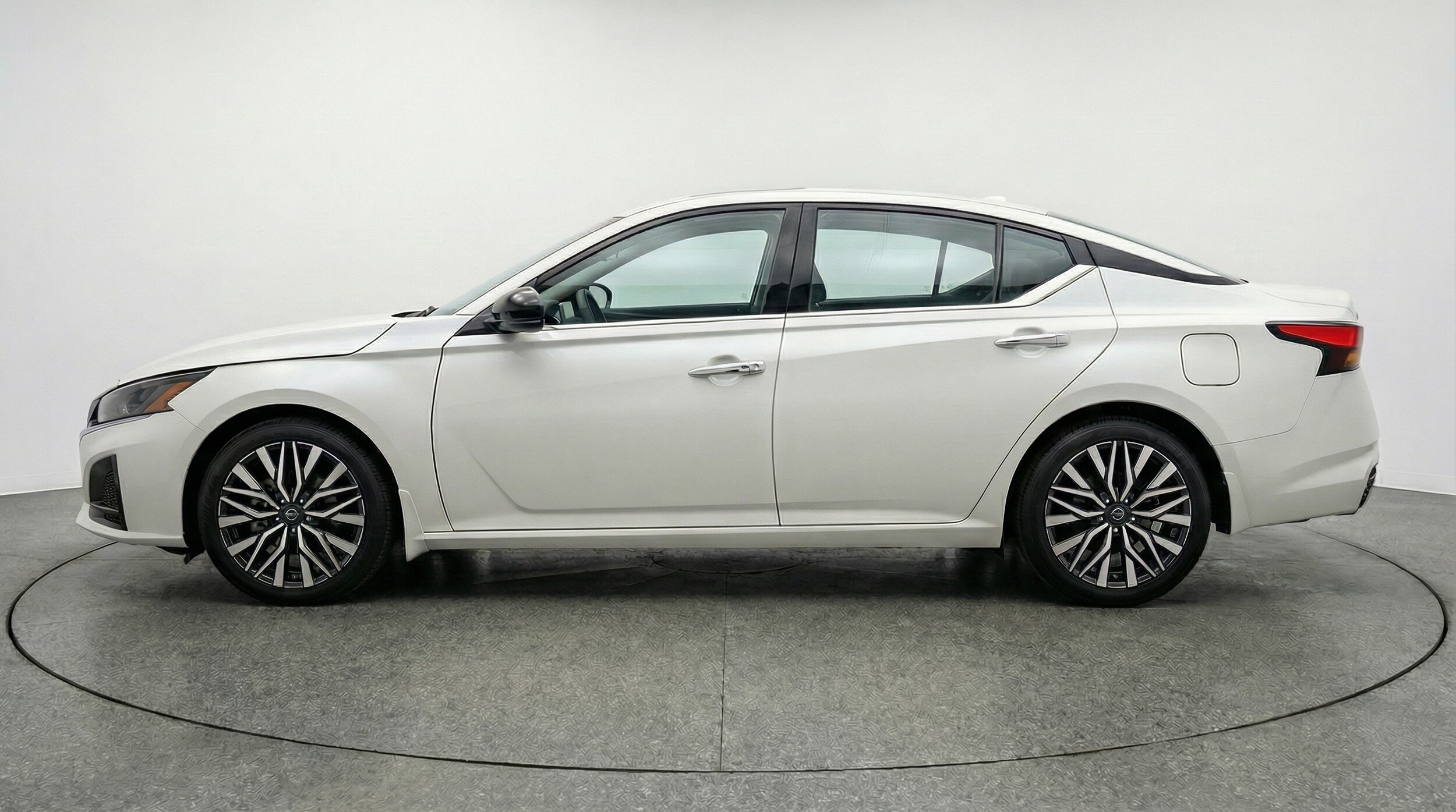 Thumbnail: 2025 Nissan Altima - 4