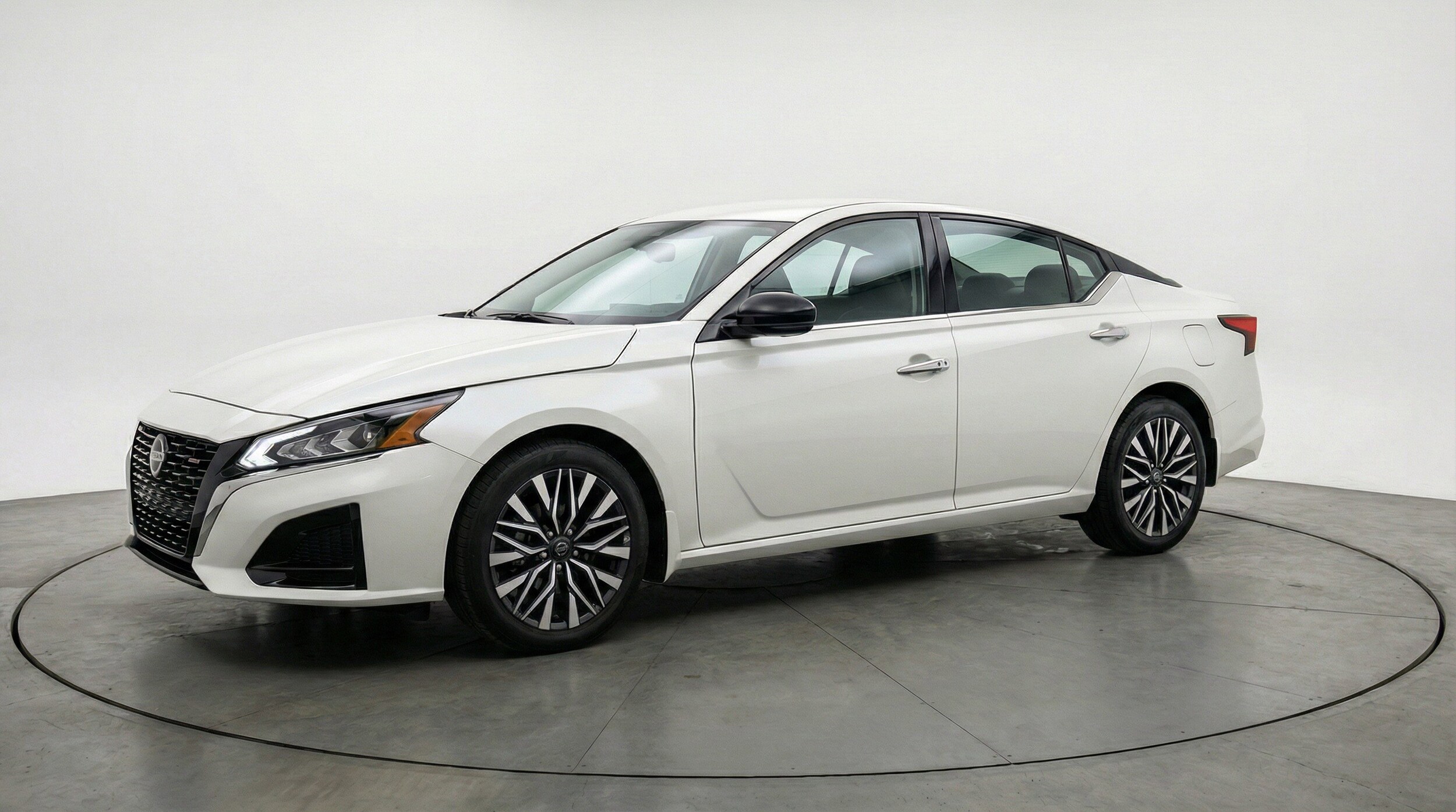 Thumbnail: 2025 Nissan Altima - 3