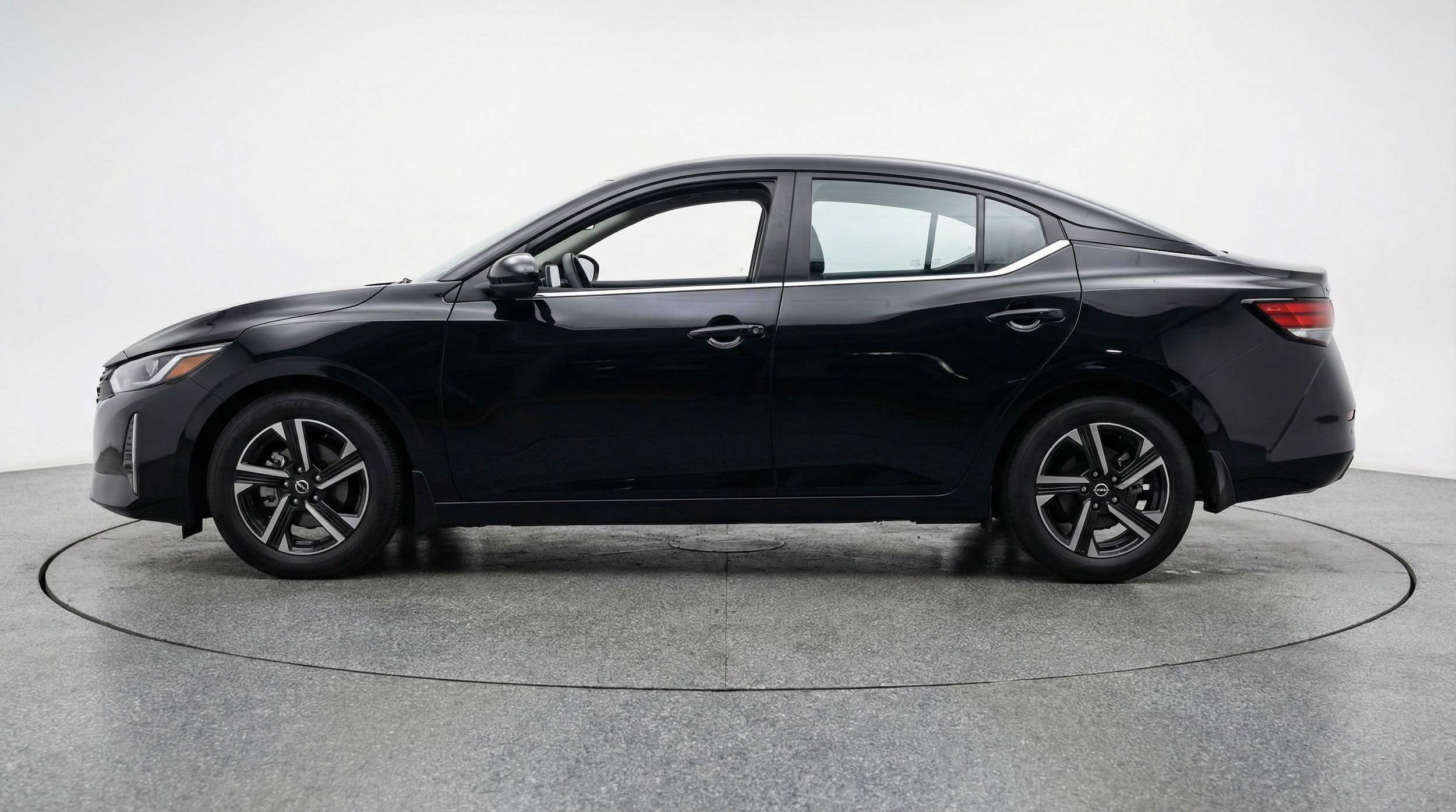 Thumbnail: 2025 Nissan Sentra - 5