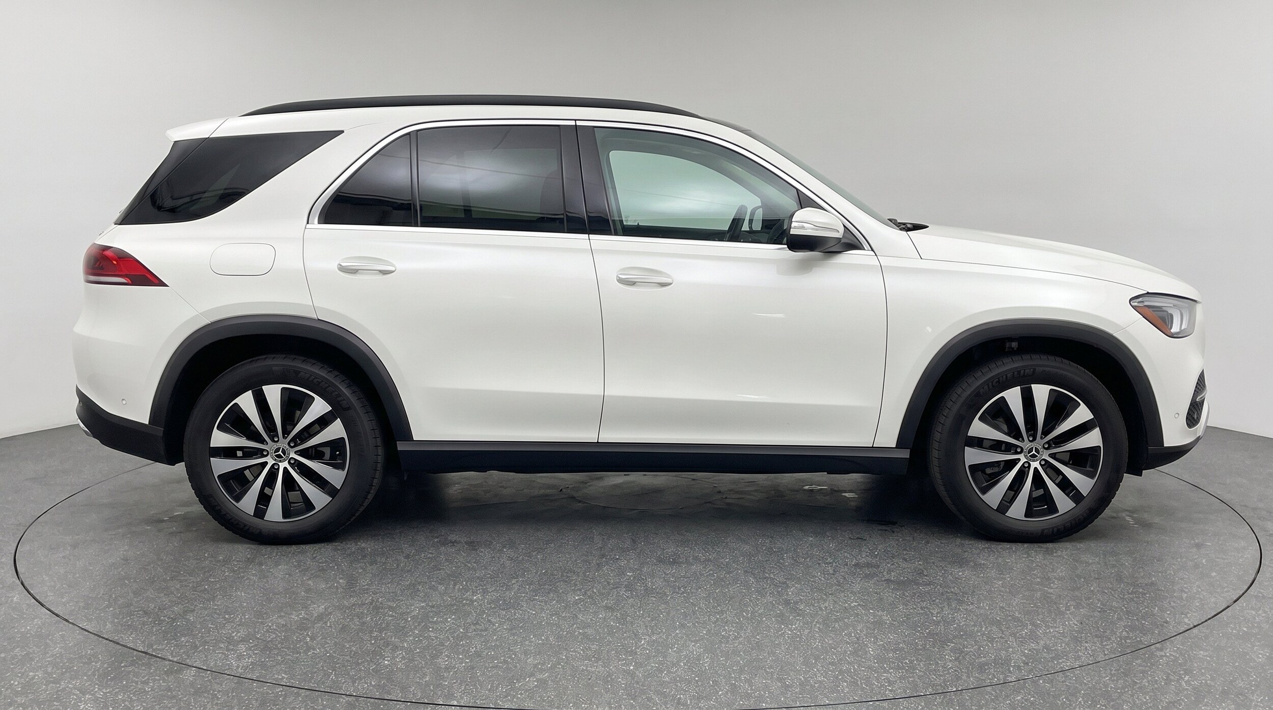 Thumbnail: 2026 Mercedes-Benz GLE - 11