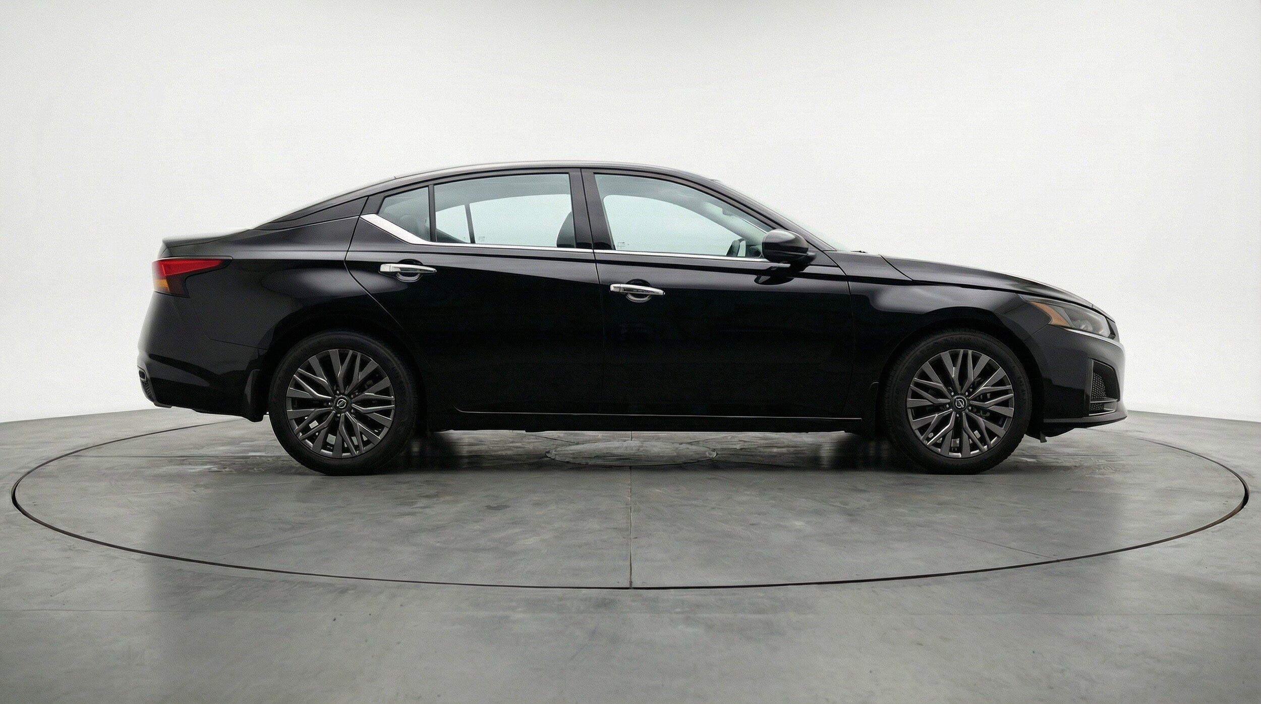 Thumbnail: 2025 Nissan Altima - 11