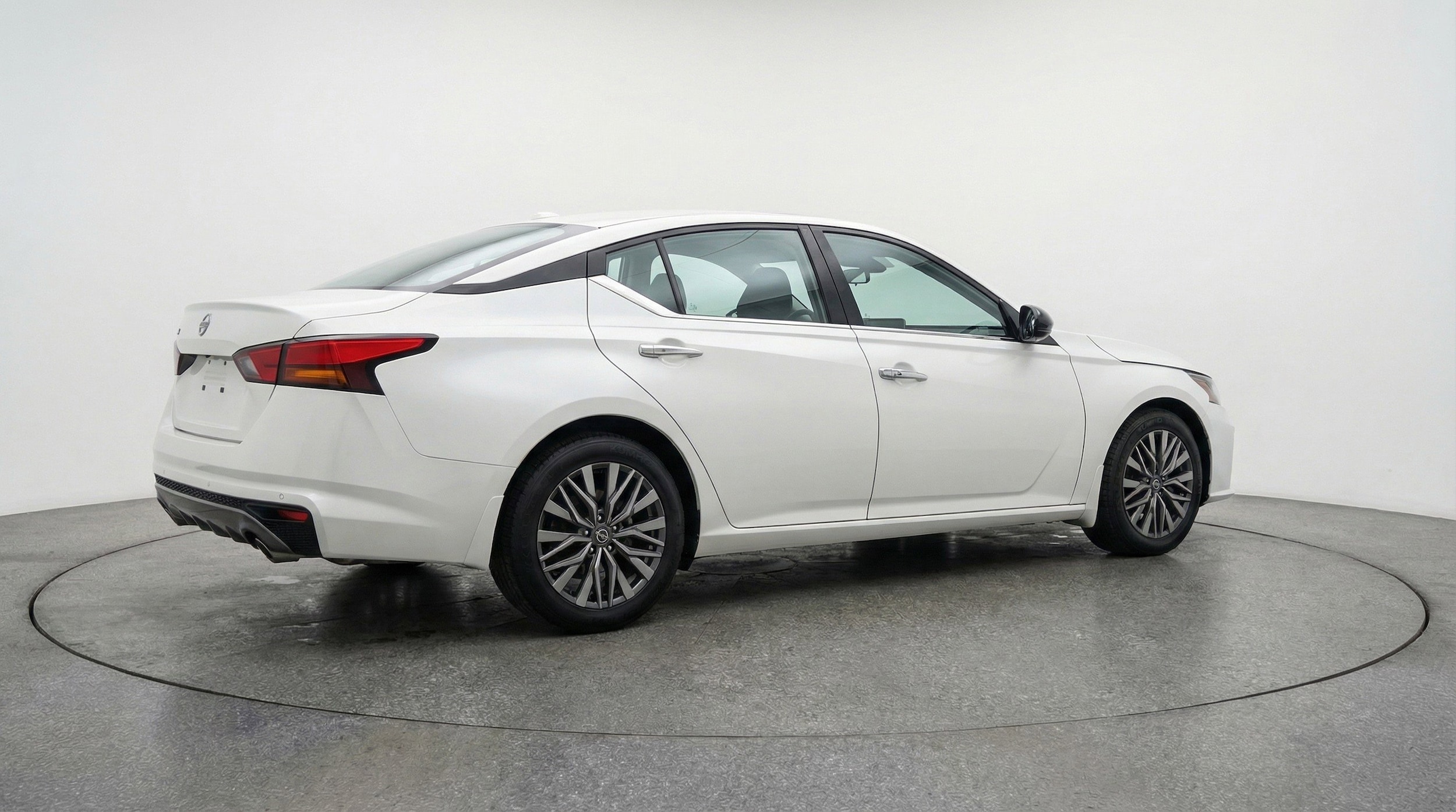 Thumbnail: 2025 Nissan Altima - 9