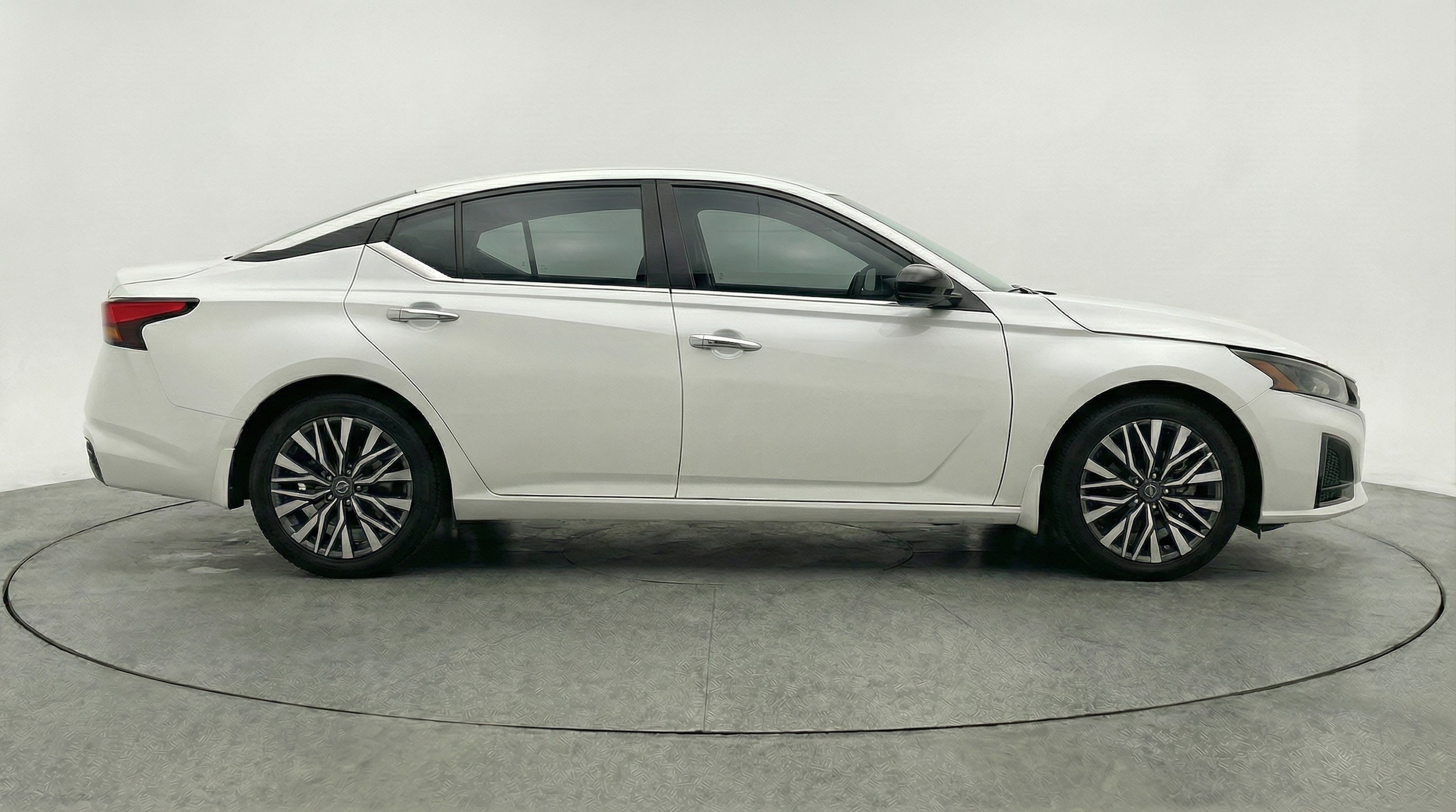 Thumbnail: 2025 Nissan Altima - 8